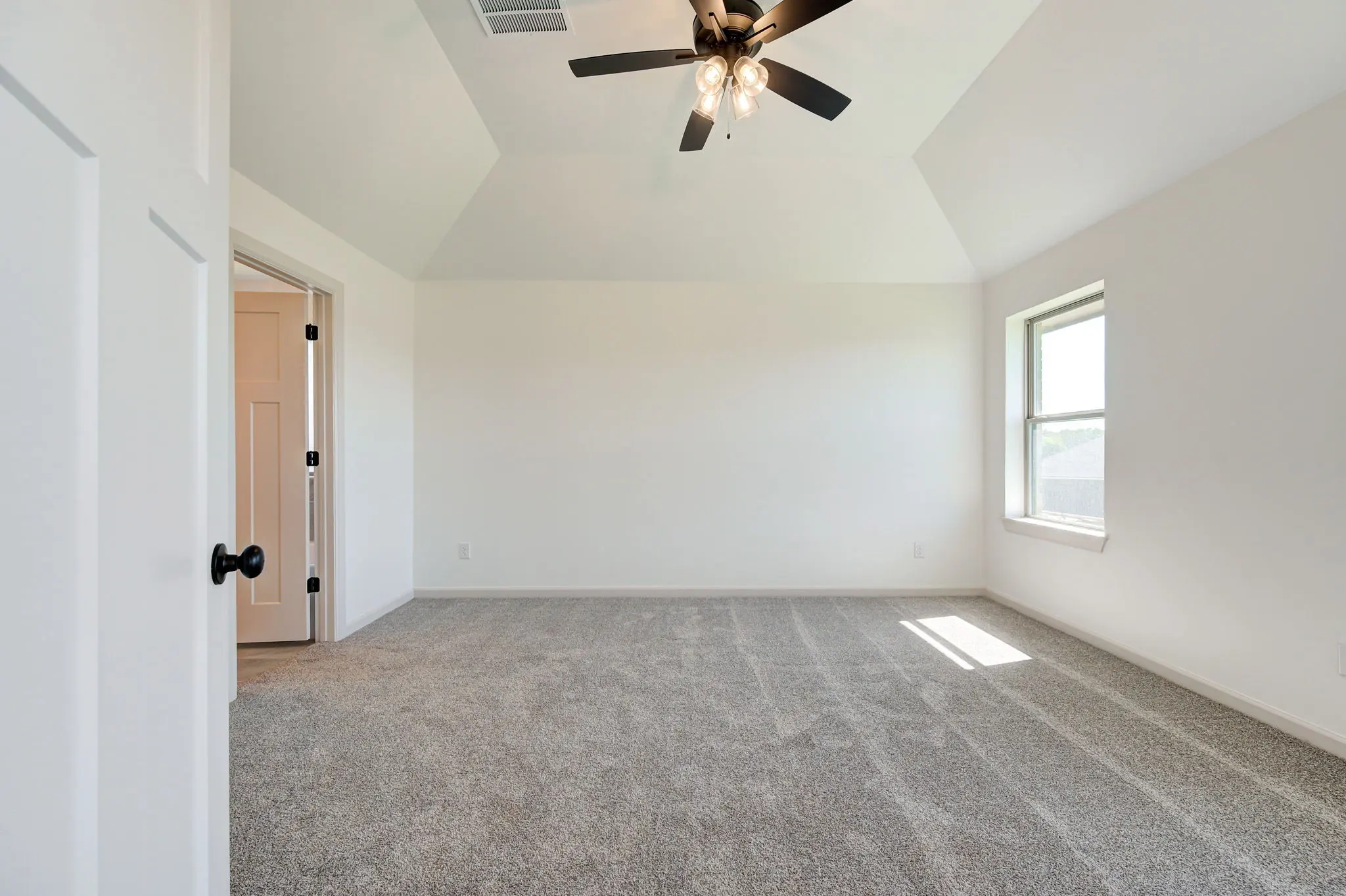 Montauk - Interior Photo 13