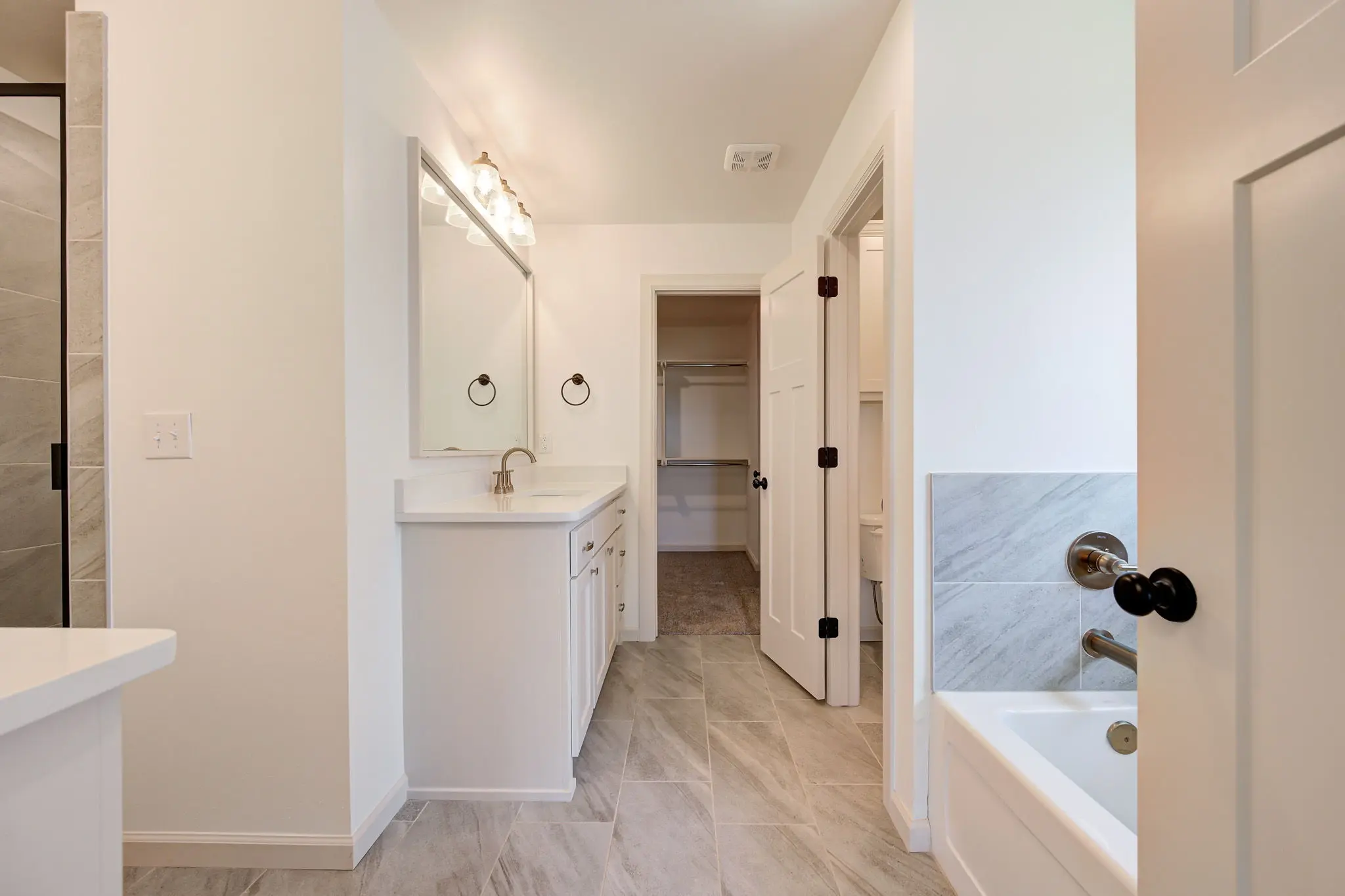 Montauk - Interior Photo 16