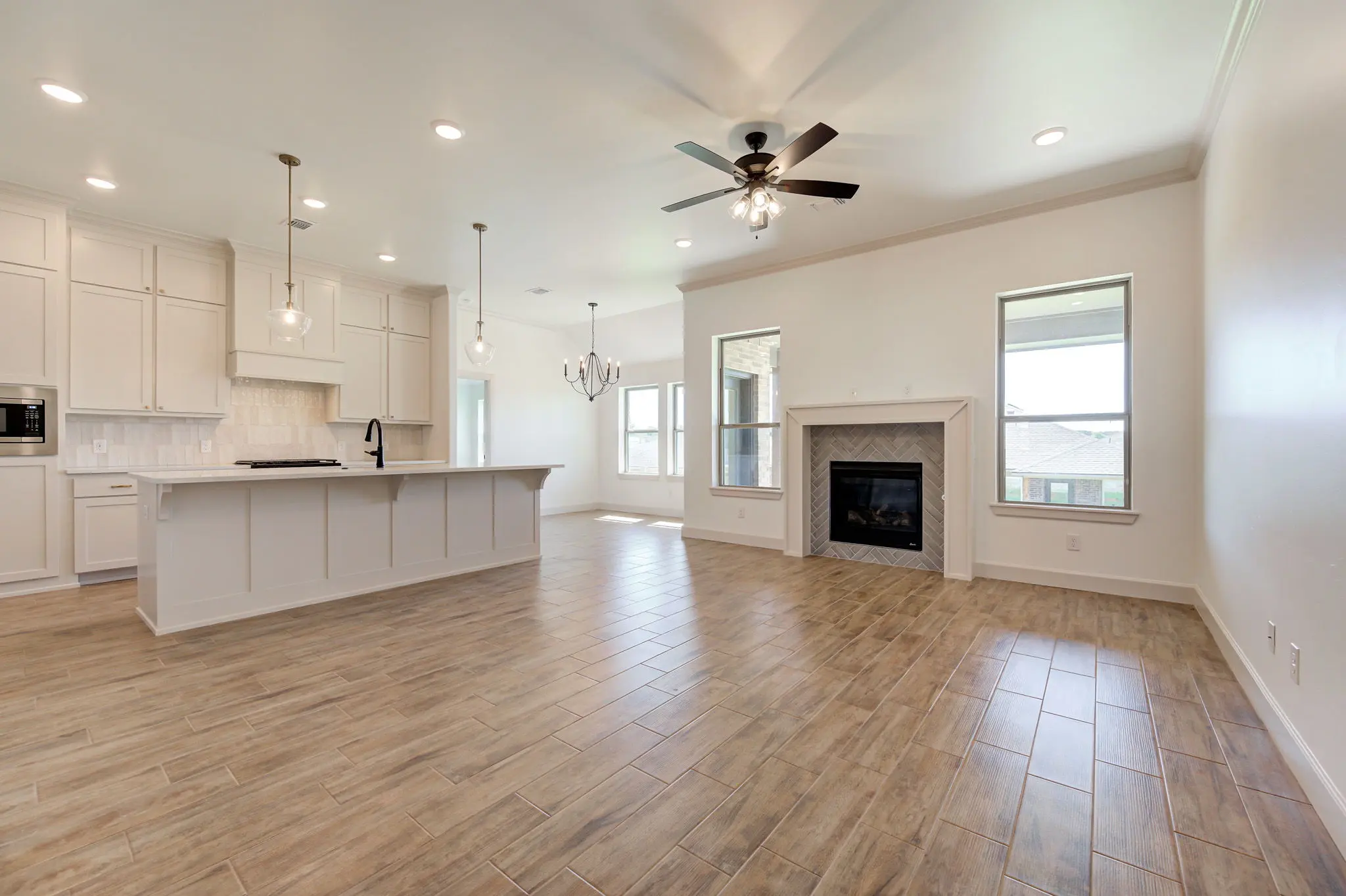 Montauk - Interior Photo 6