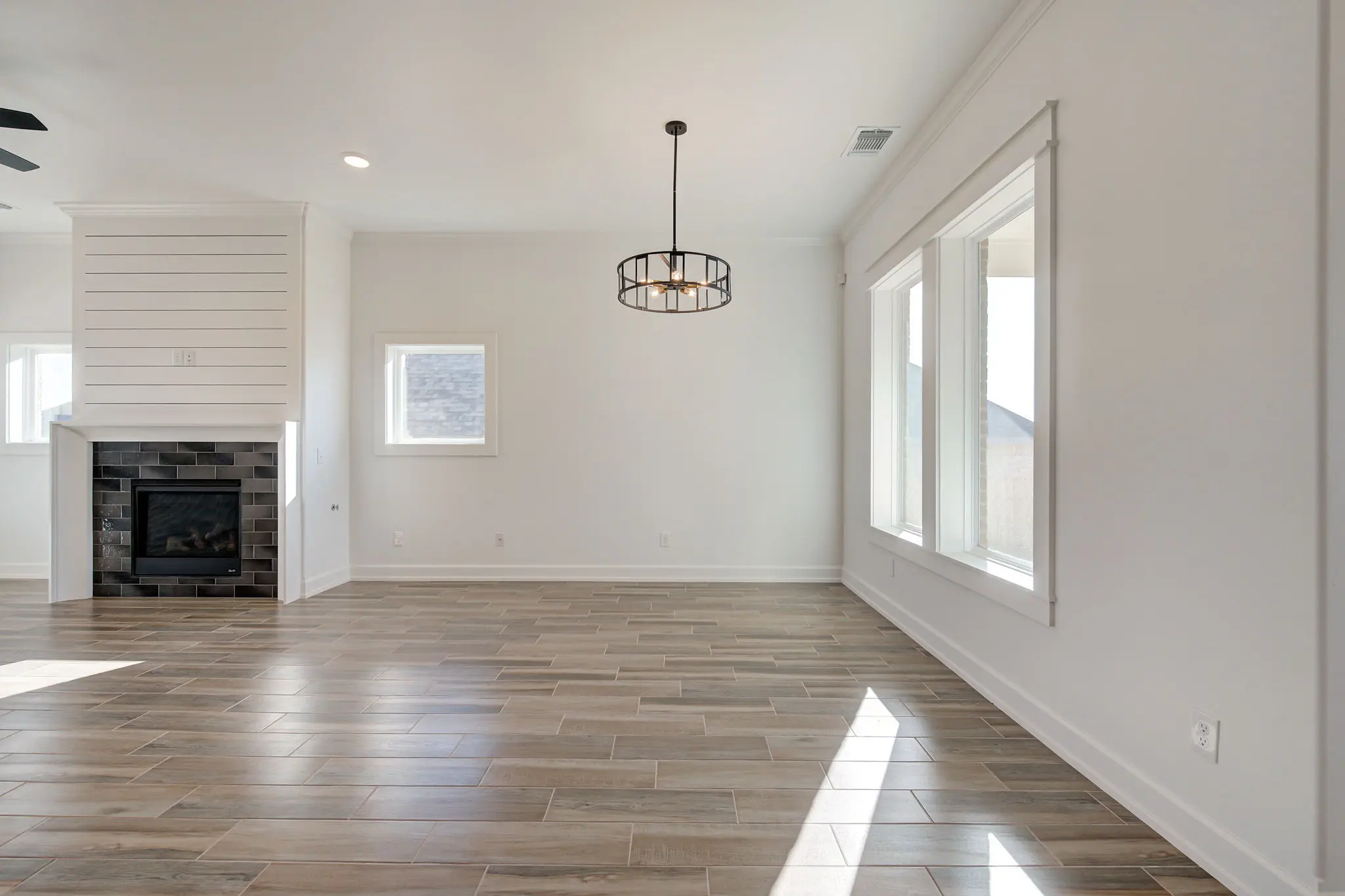 Newport - Interior Photo 13