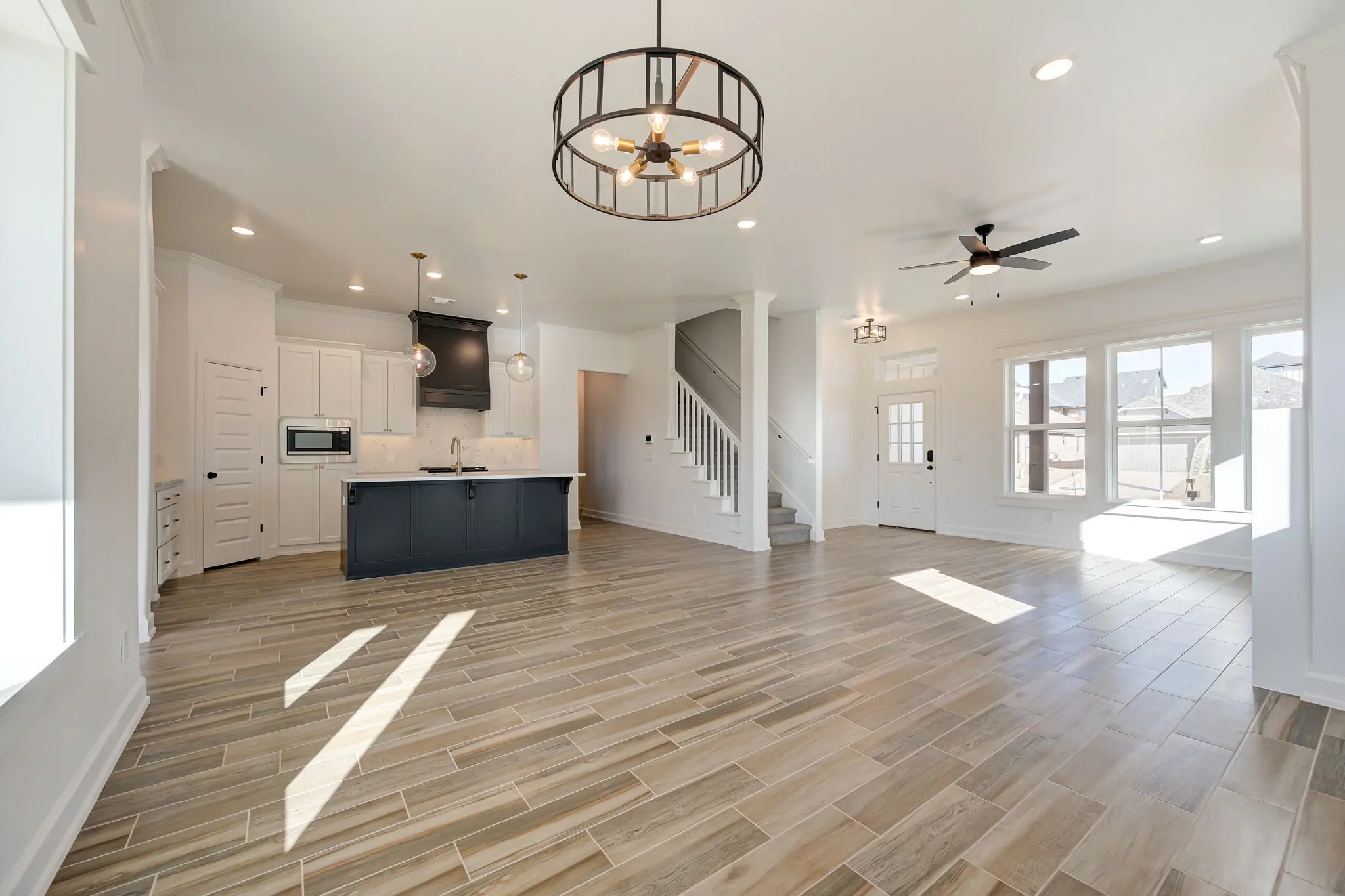 Newport - Interior Photo 14