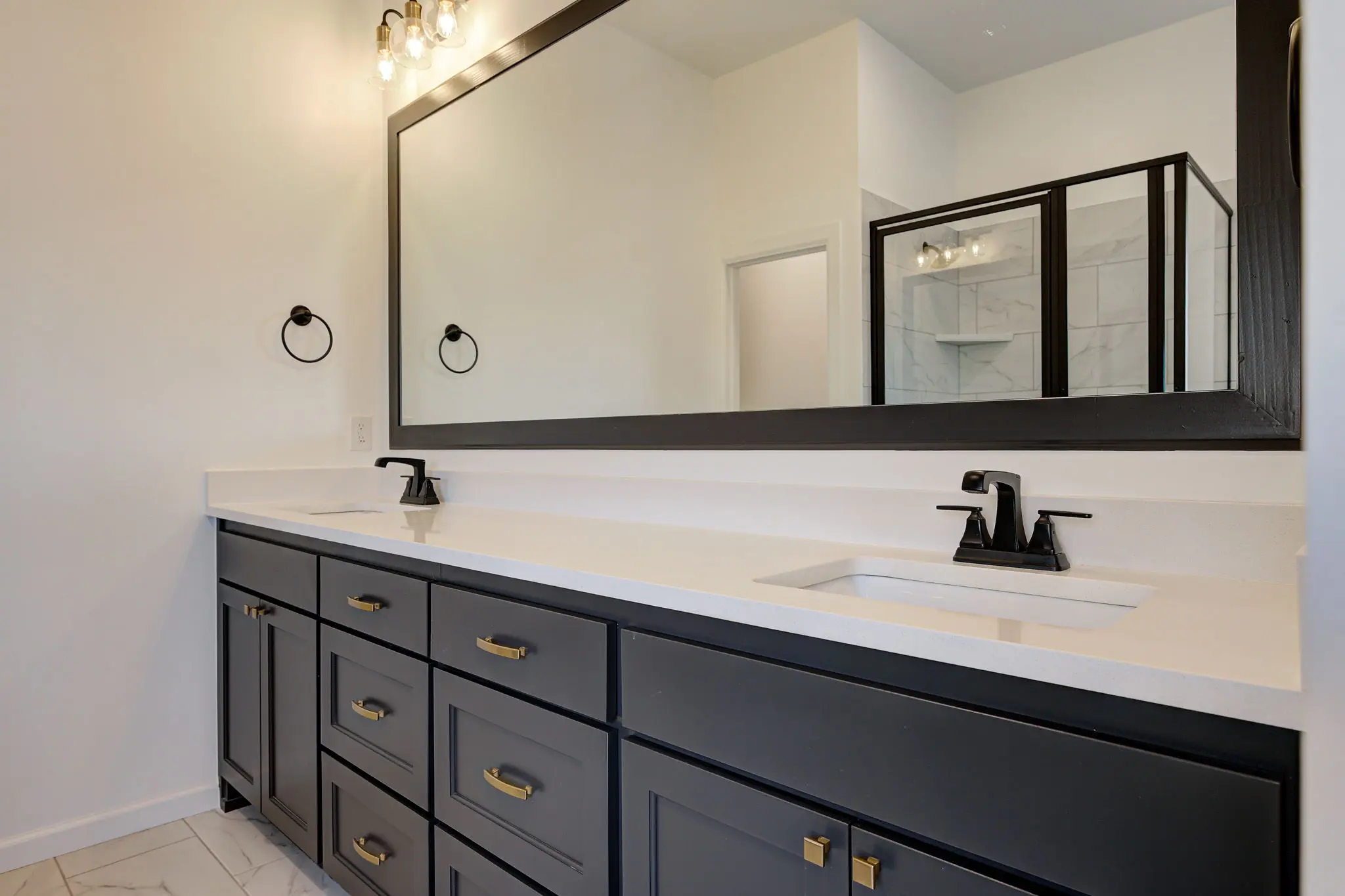 Newport - Interior Photo 17