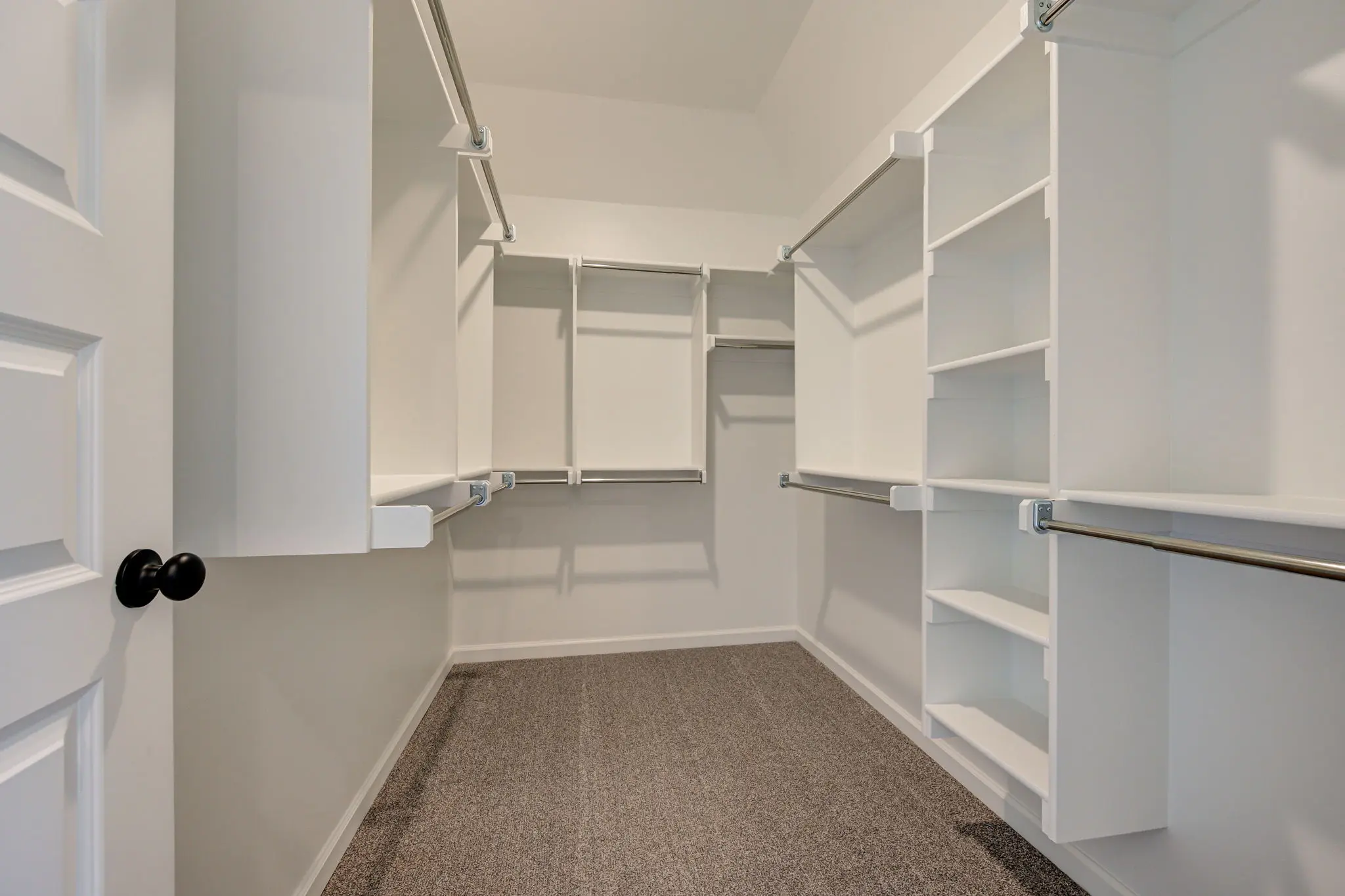 Newport - Interior Photo 20