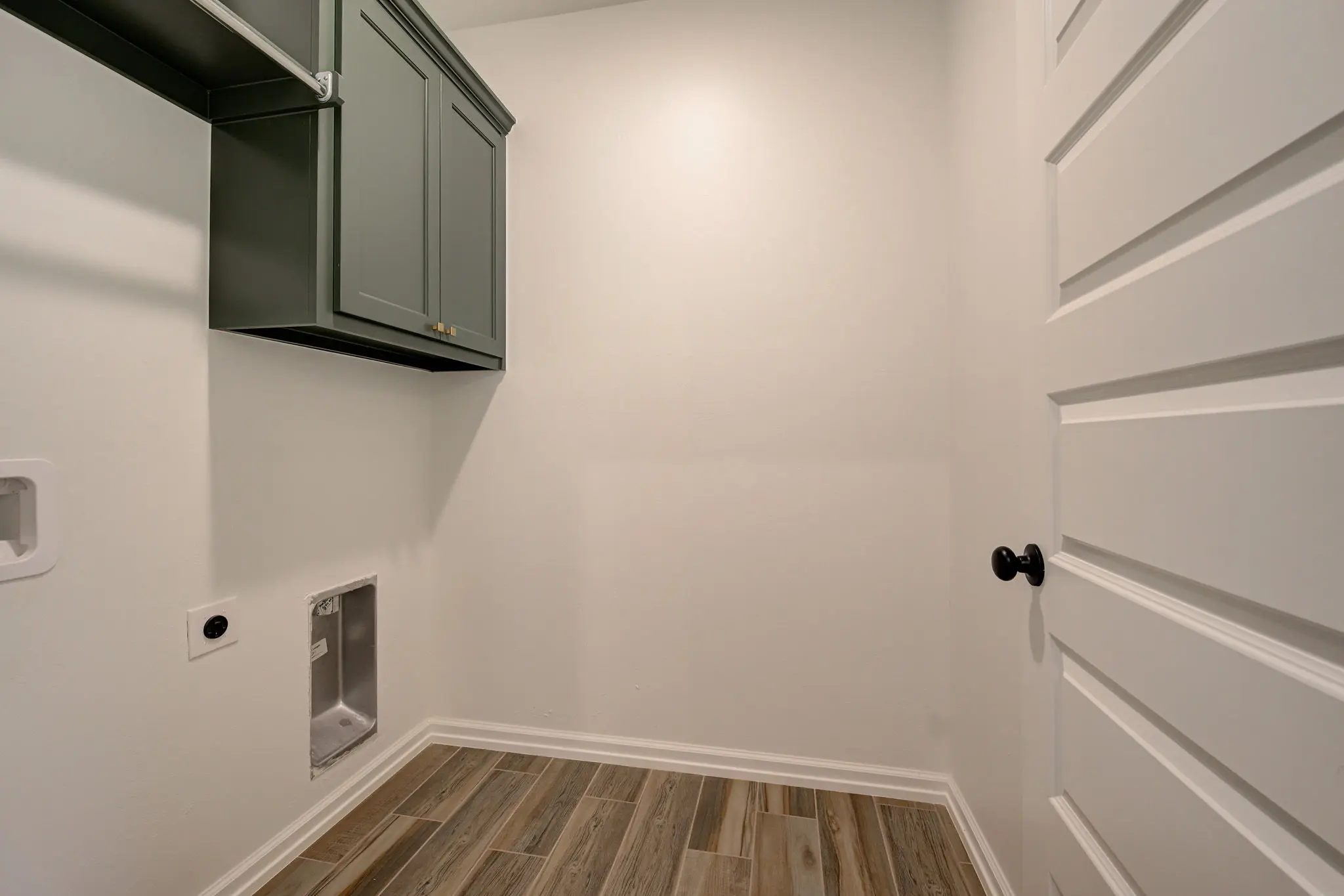 Newport - Interior Photo 23