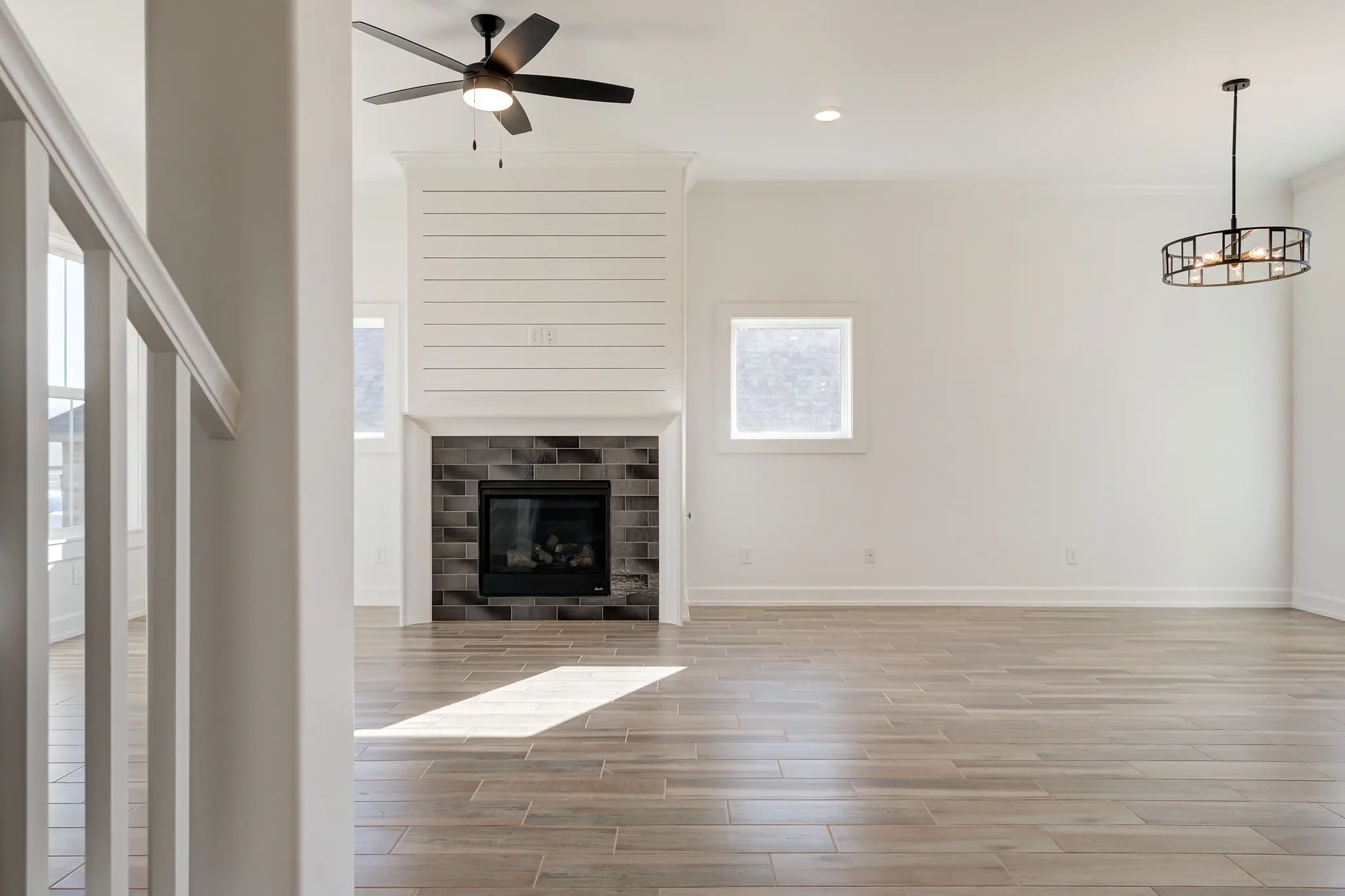 Newport - Interior Photo 24