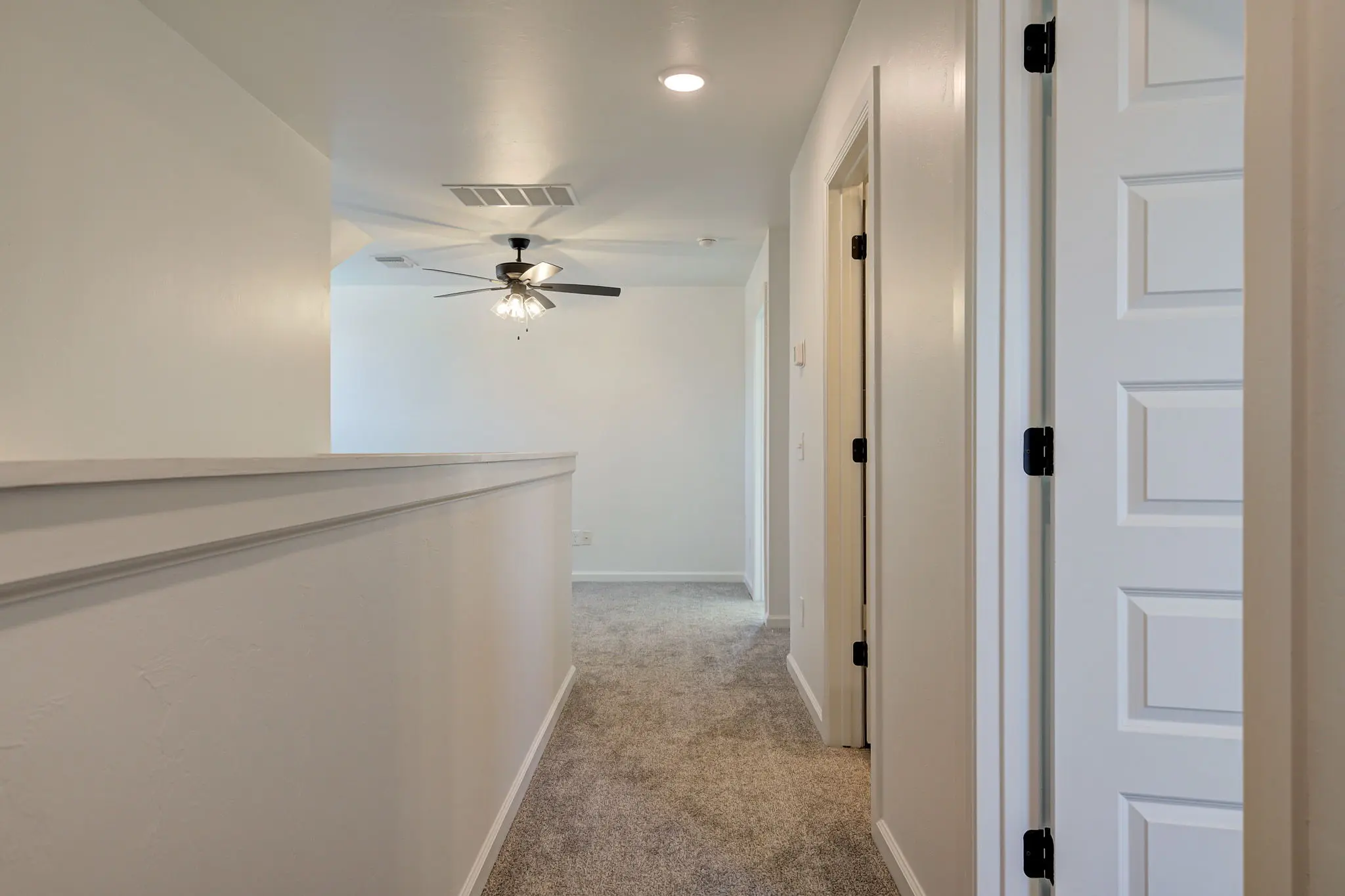 Newport - Interior Photo 27