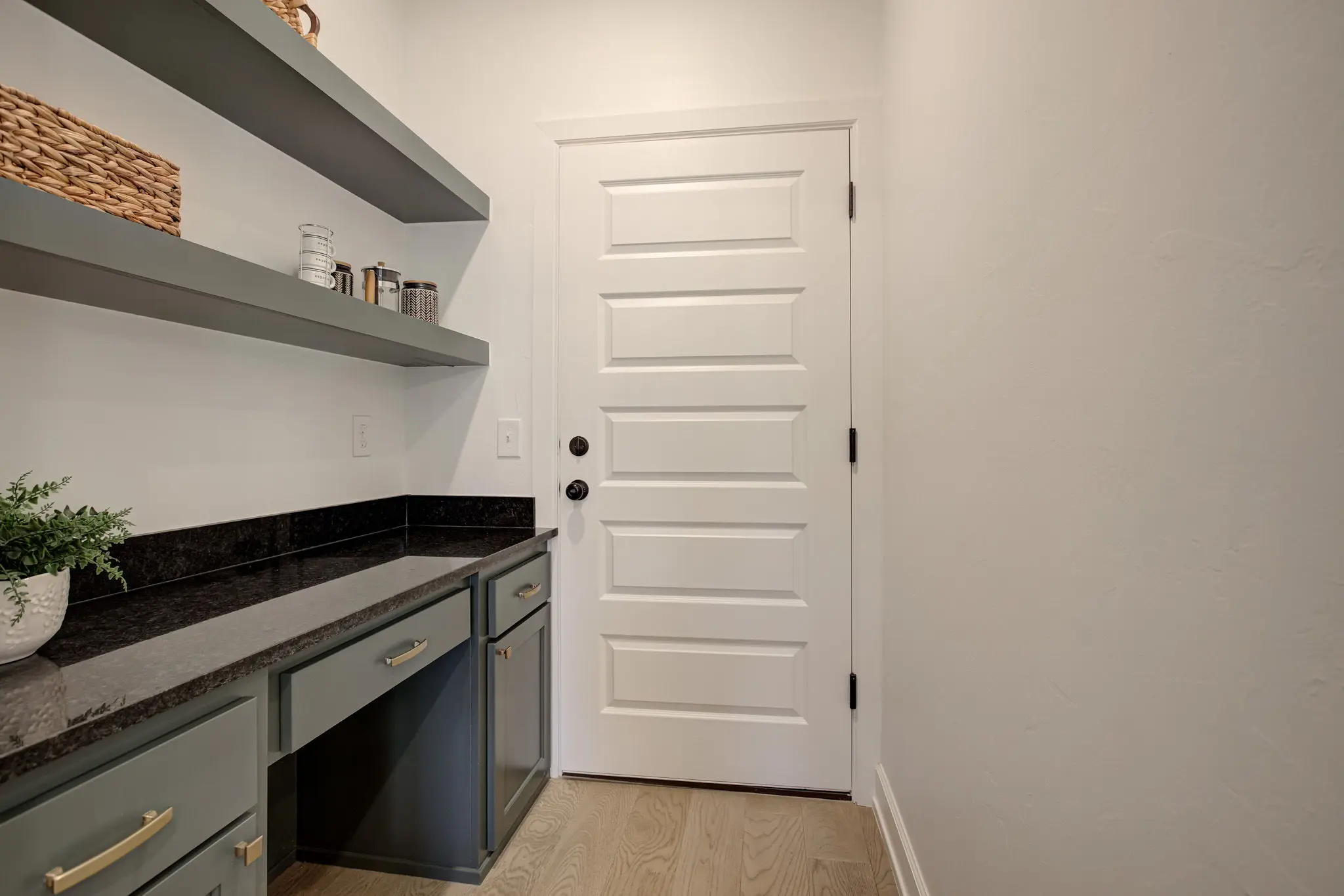 Windmill Point II - Interior Photo 18