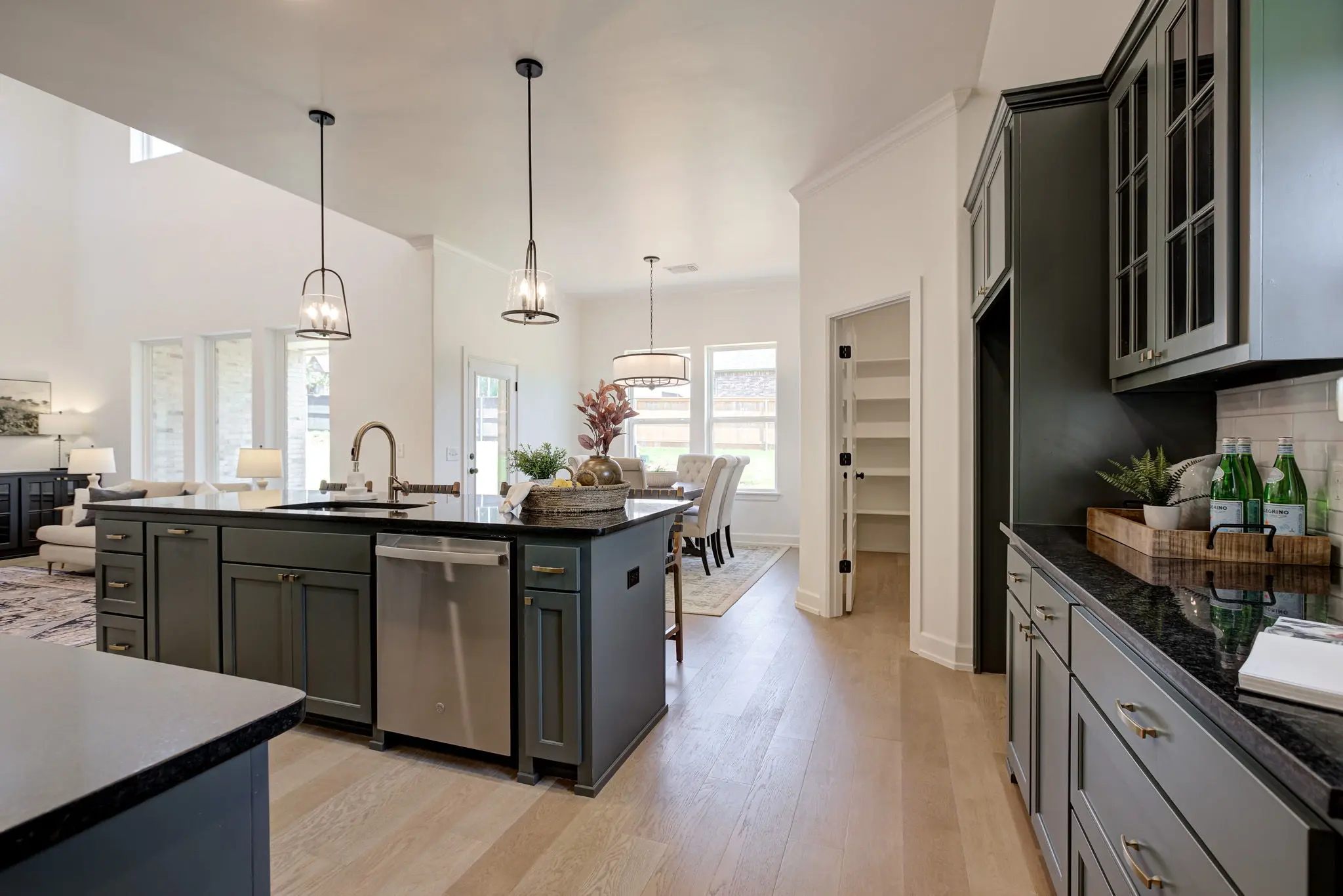 Windmill Point II - Interior Photo 19