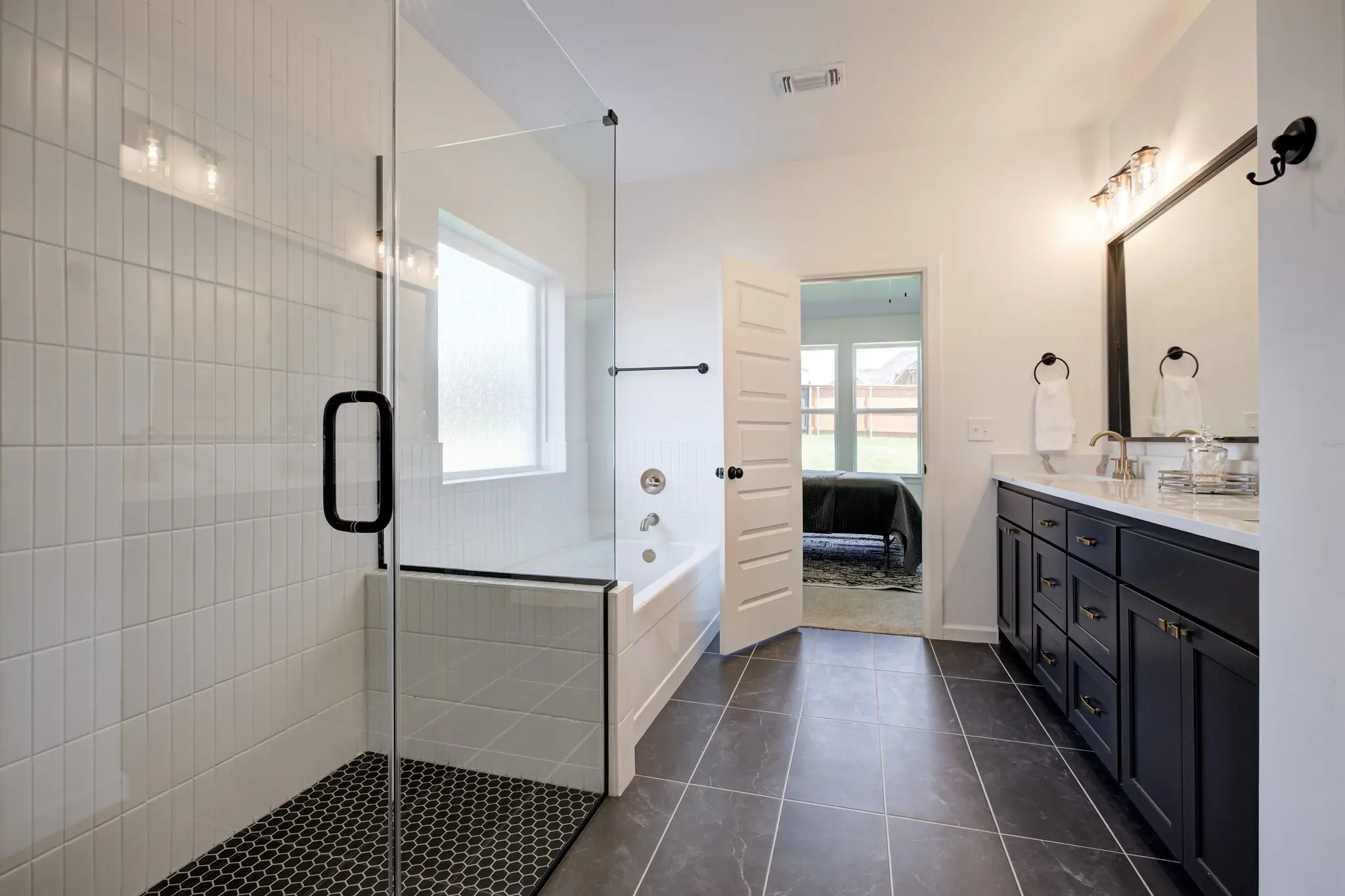 Windmill Point II - Interior Photo 27