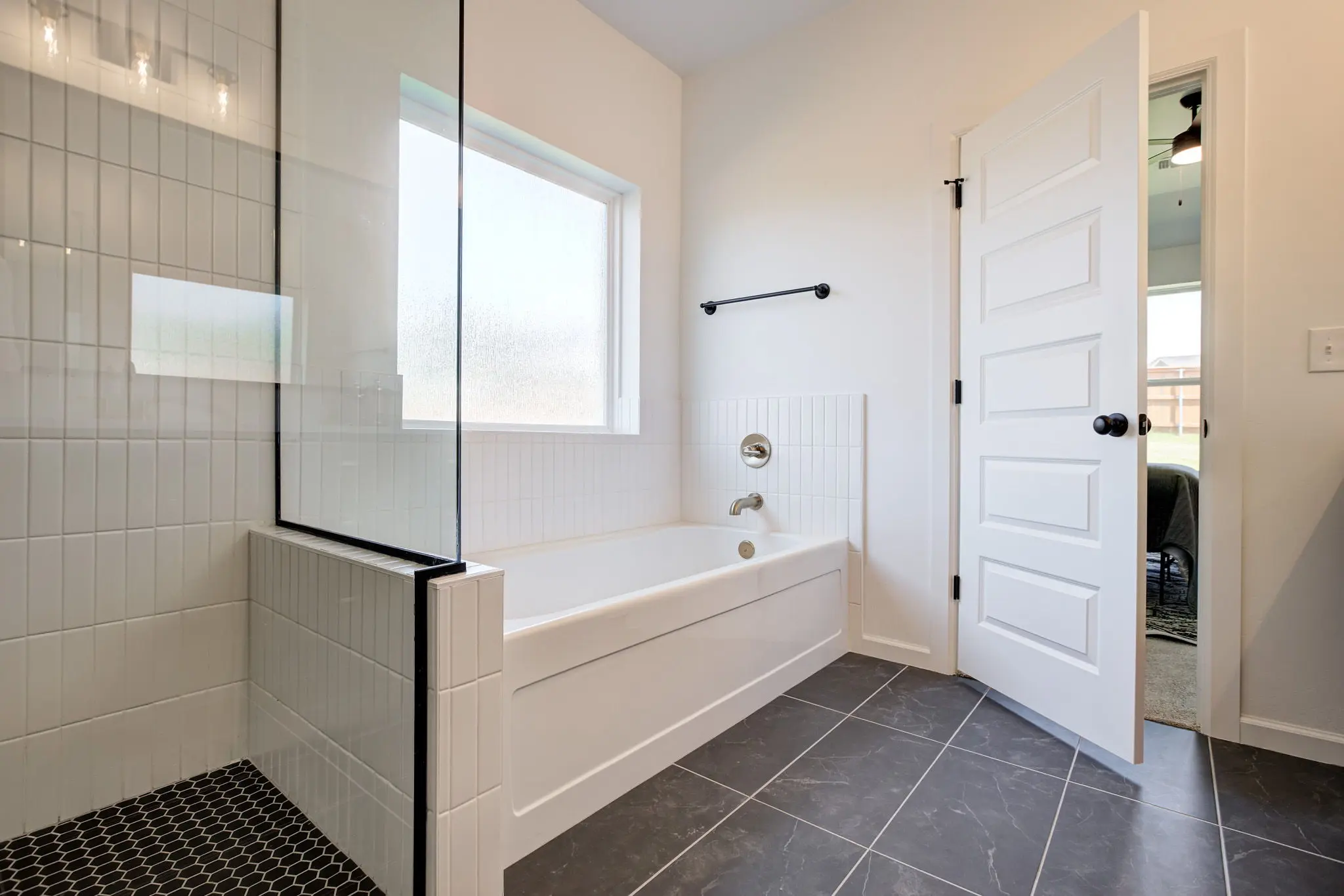 Windmill Point II - Interior Photo 30