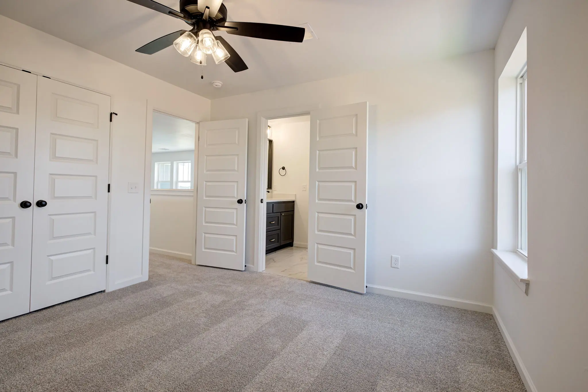 Windmill Point II - Interior Photo 45
