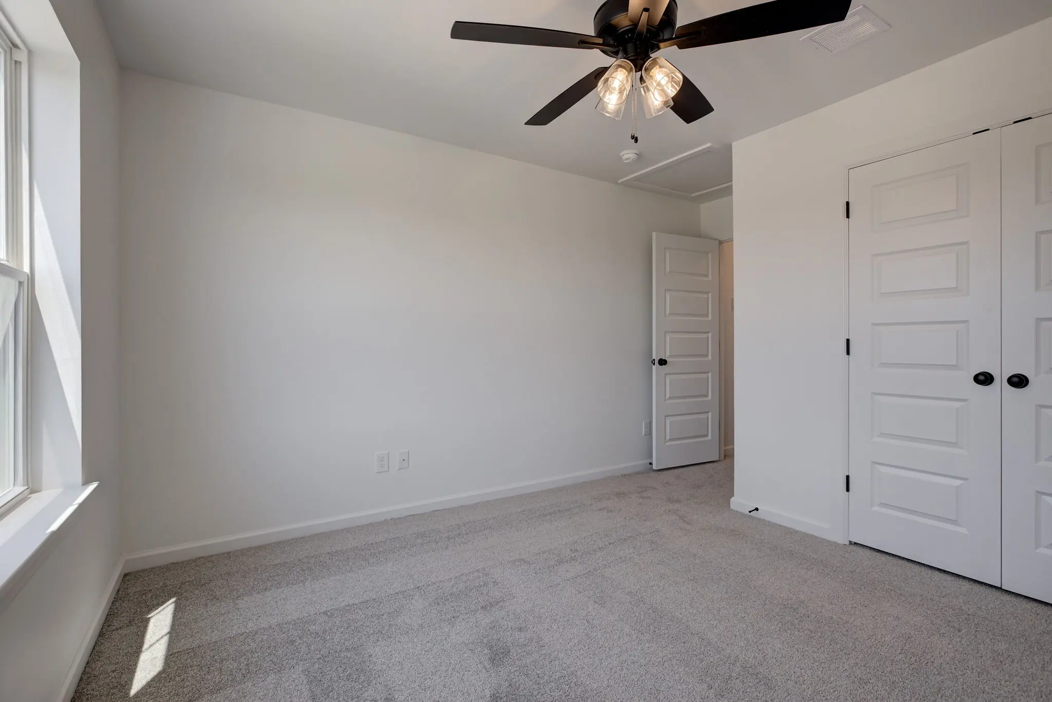 Windmill Point II - Interior Photo 50