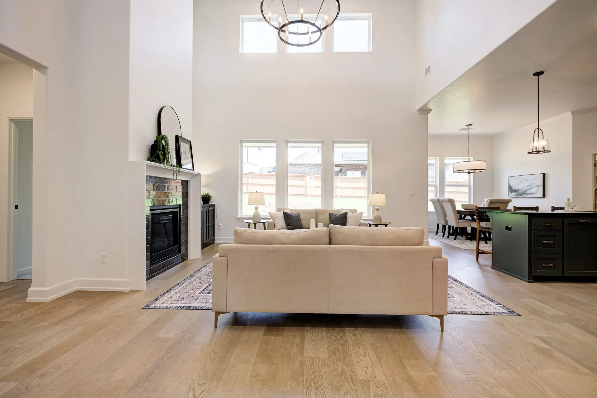 Windmill Point II - Interior Photo 9