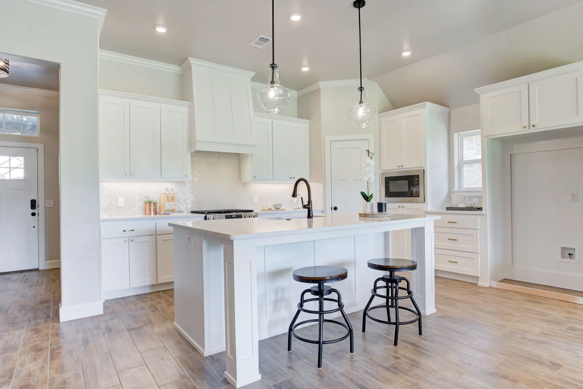 Example of Bellevue II floor plan - Features and Finishes may vary based on product availability