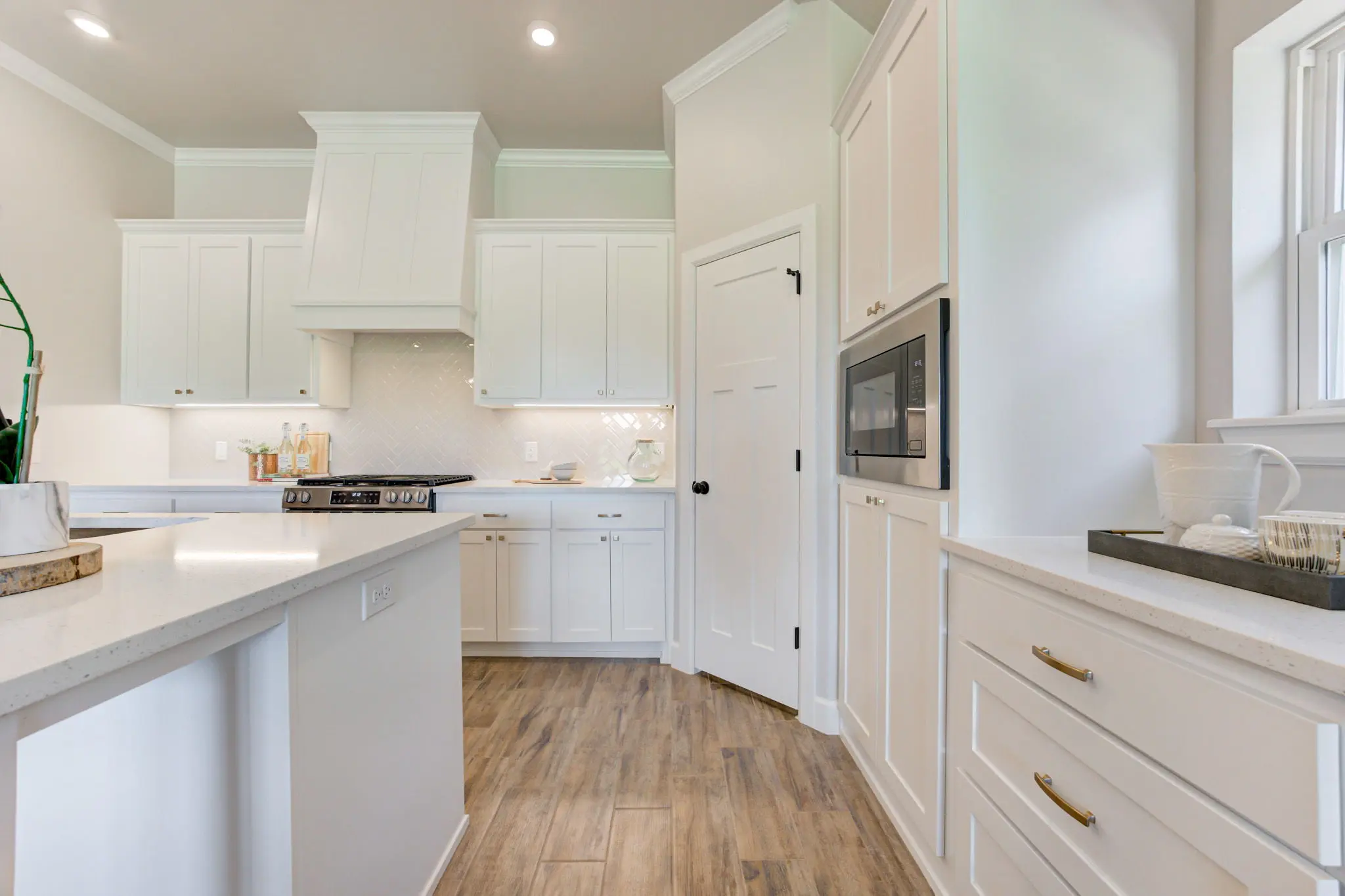 Example of Bellevue II floor plan - Features and Finishes may vary based on product availability