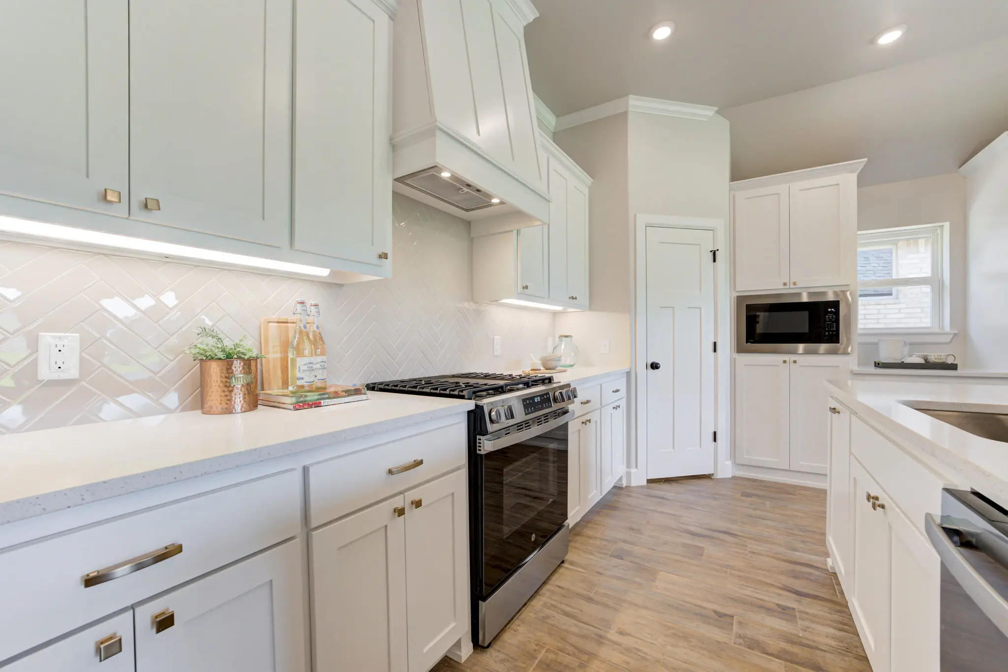 Example of Bellevue II floor plan - Features and Finishes may vary based on product availability