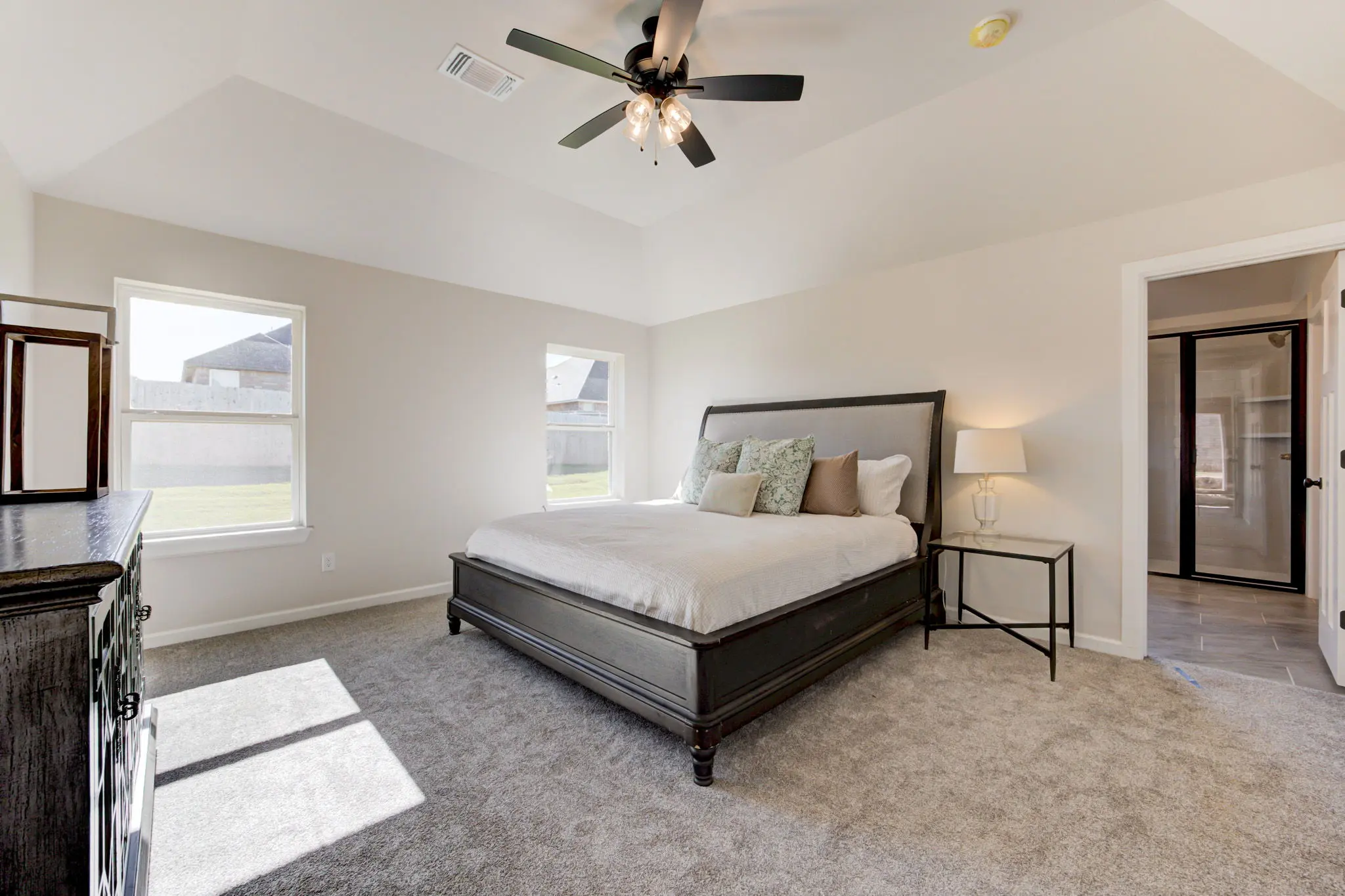 Example of Bellevue II floor plan - Features and Finishes may vary based on product availability