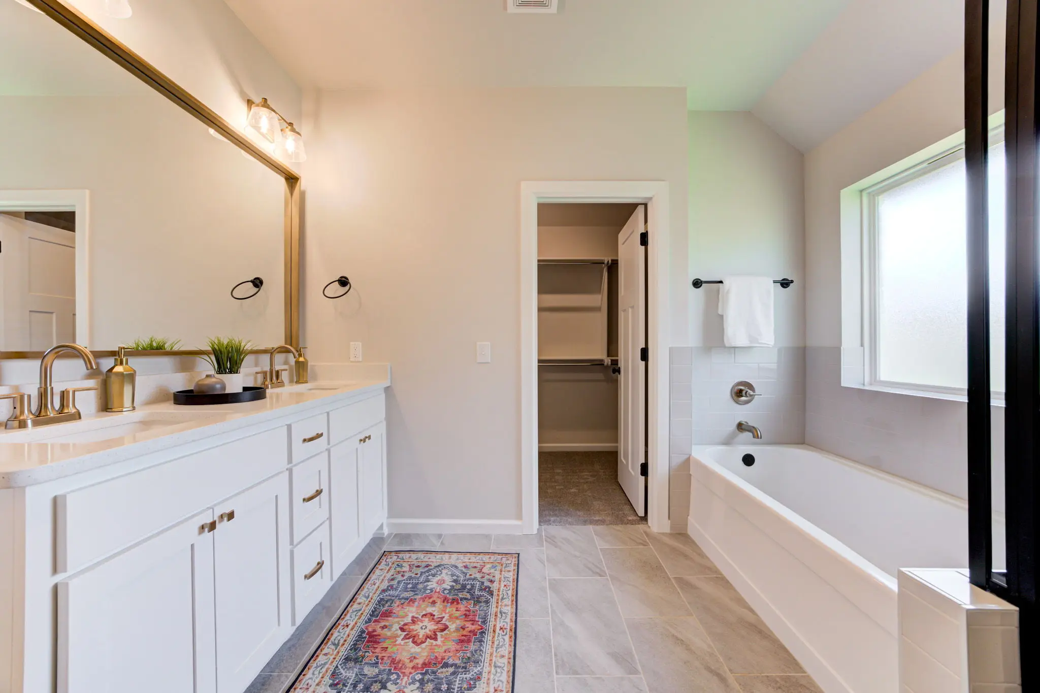 Example of Bellevue II floor plan - Features and Finishes may vary based on product availability