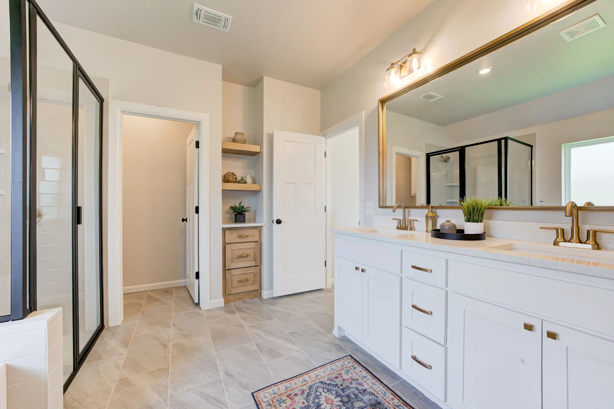 Example of Bellevue II floor plan - Features and Finishes may vary based on product availability