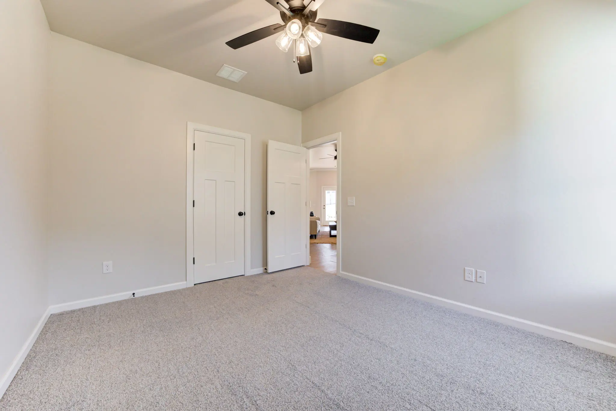 Example of Bellevue II floor plan - Features and Finishes may vary based on product availability