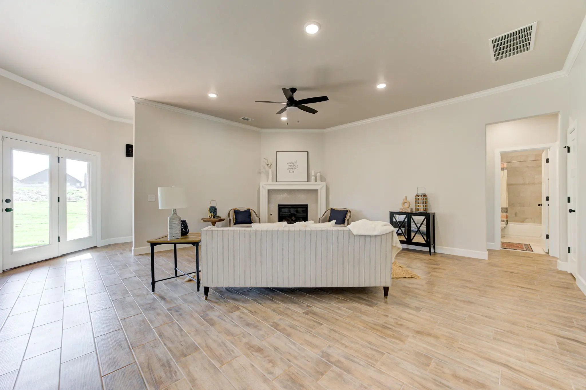 Example of Bellevue II floor plan - Features and Finishes may vary based on product availability