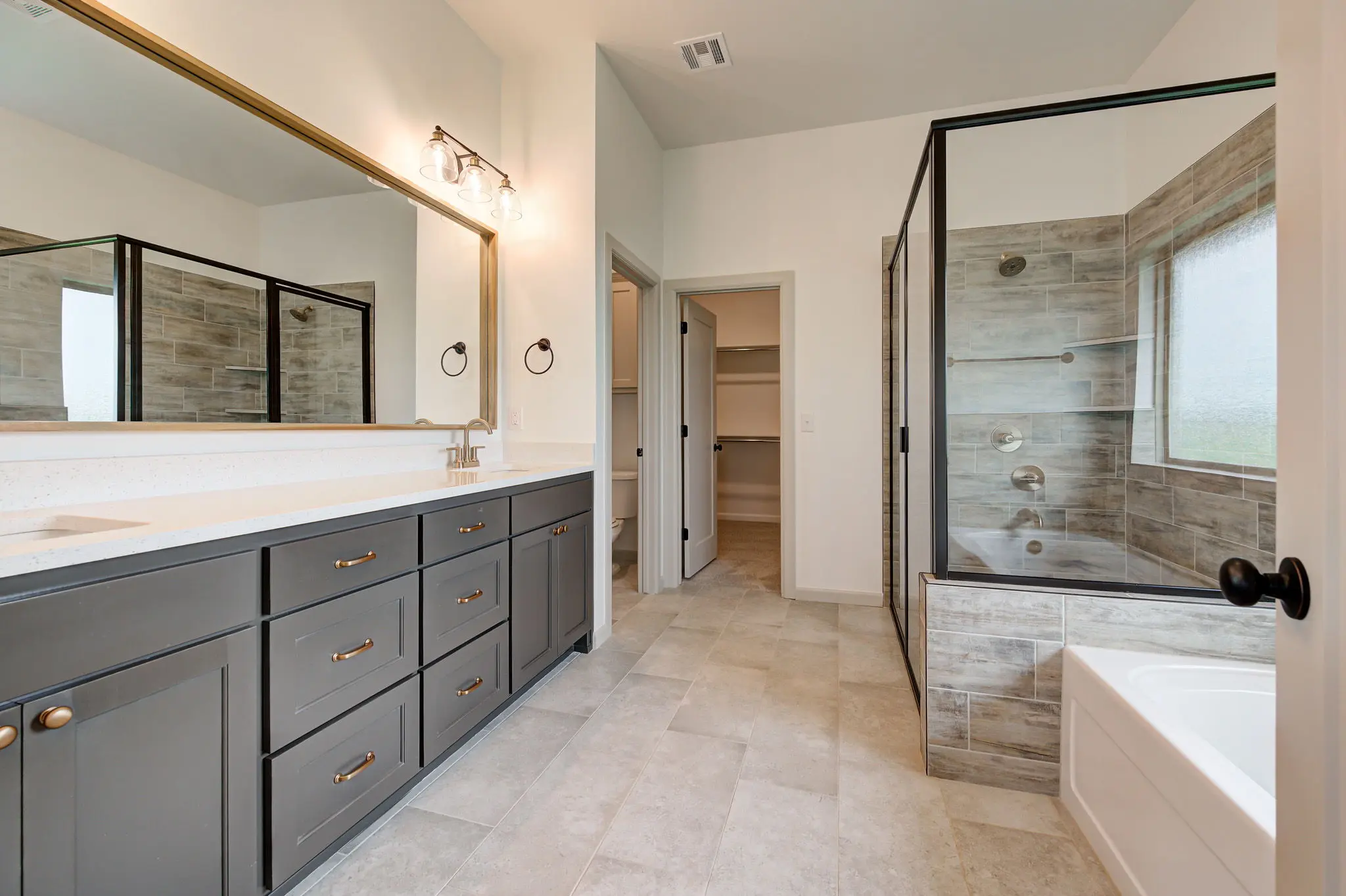 Finns Point Estate - Interior Photo 14