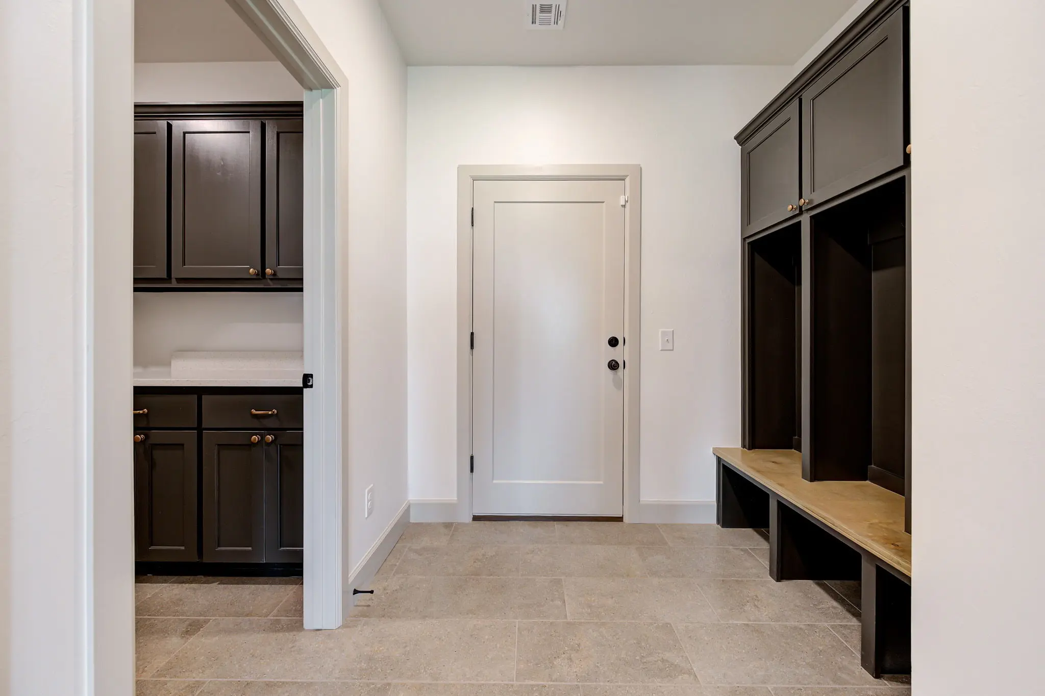 Finns Point Estate - Interior Photo 19