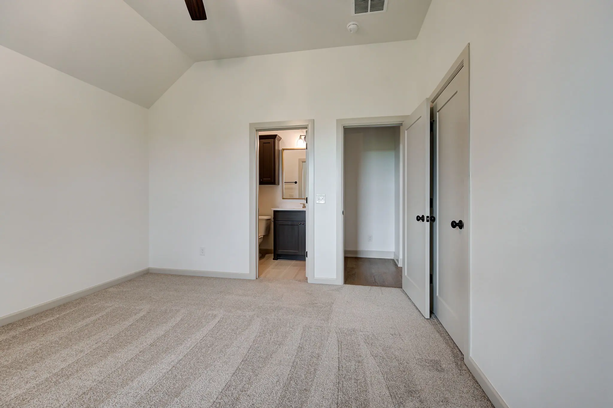 Finns Point Estate - Interior Photo 24