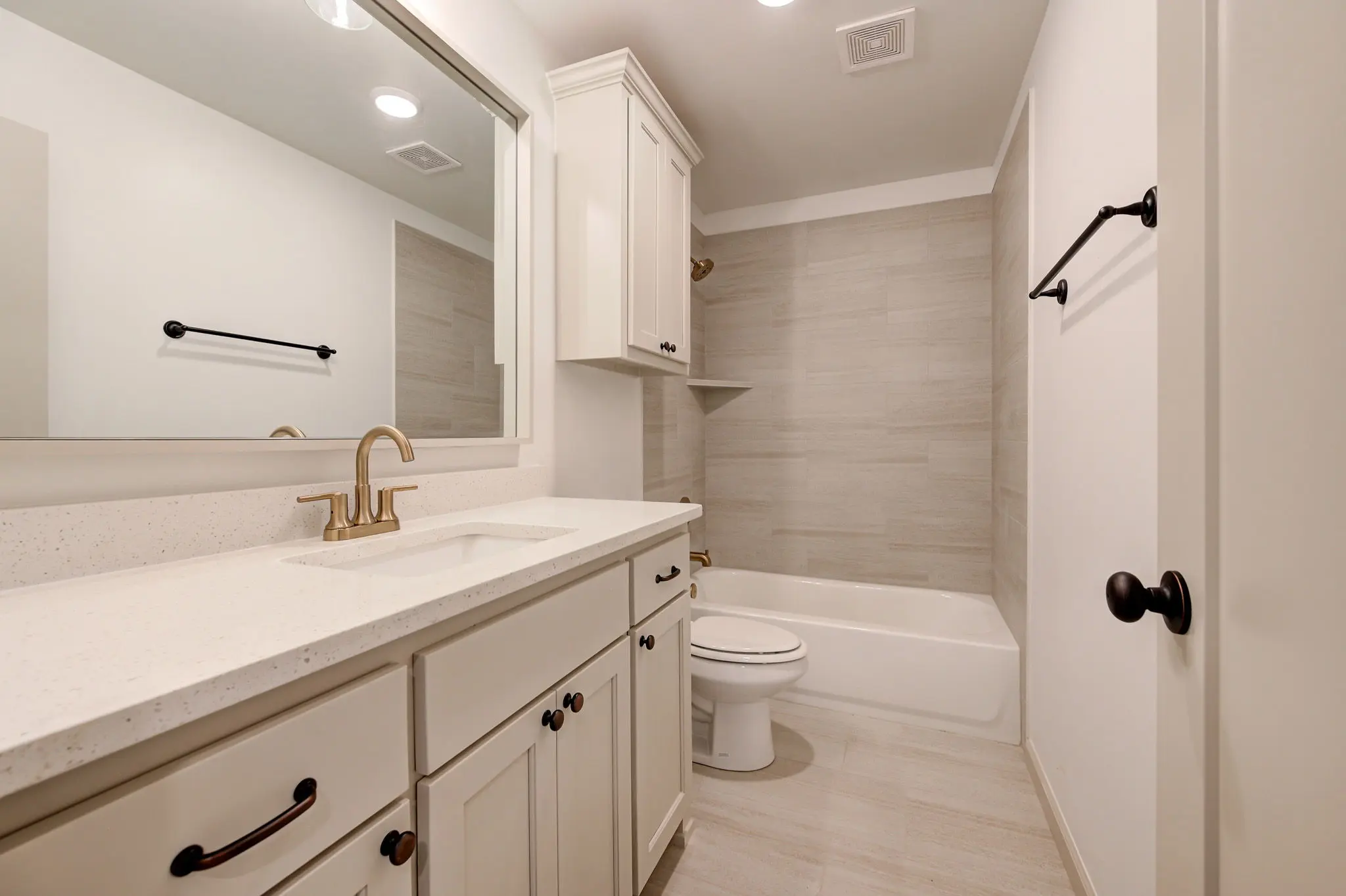 Finns Point Estate - Interior Photo 31