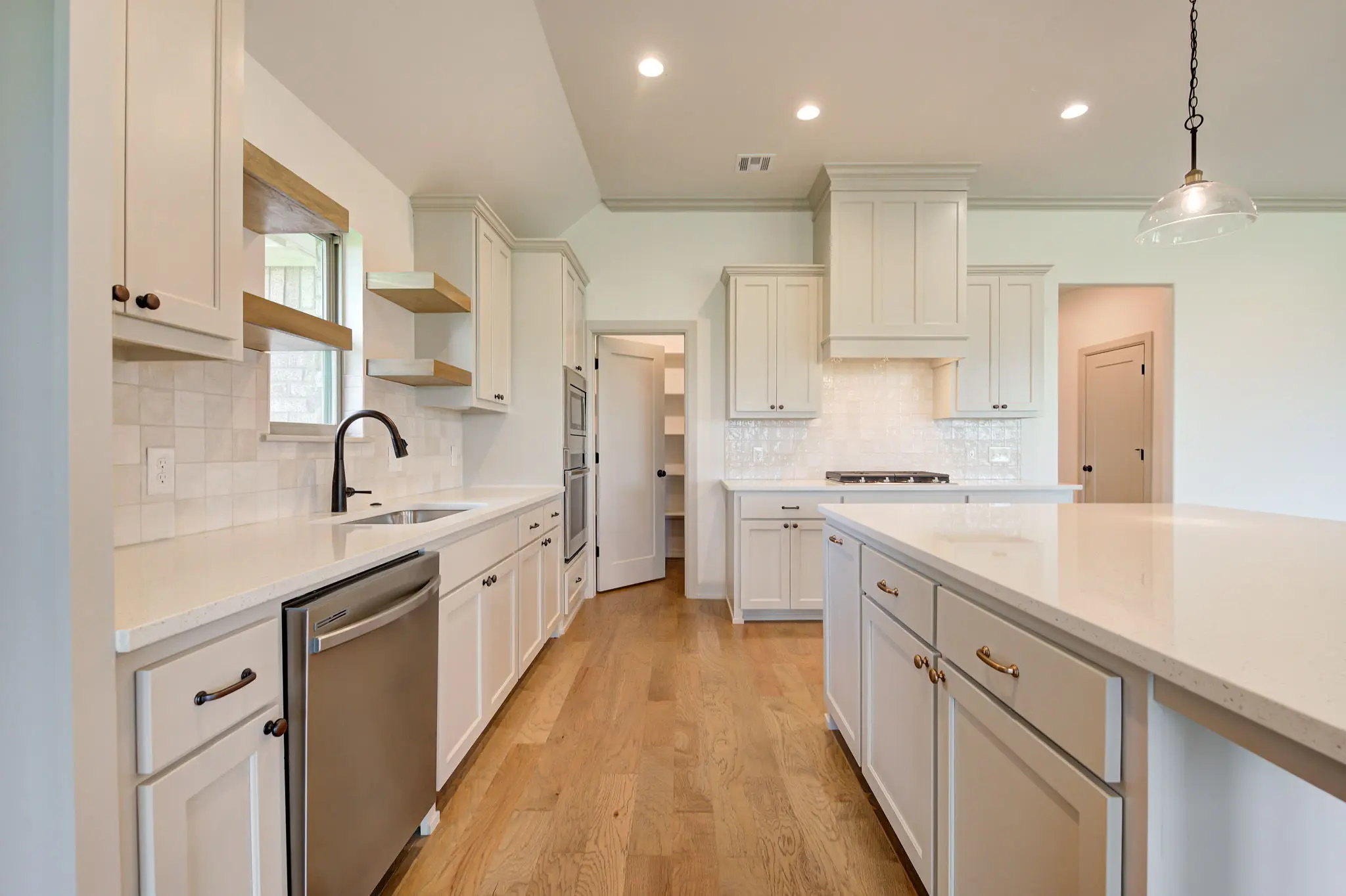 Finns Point Estate - Interior Photo 8