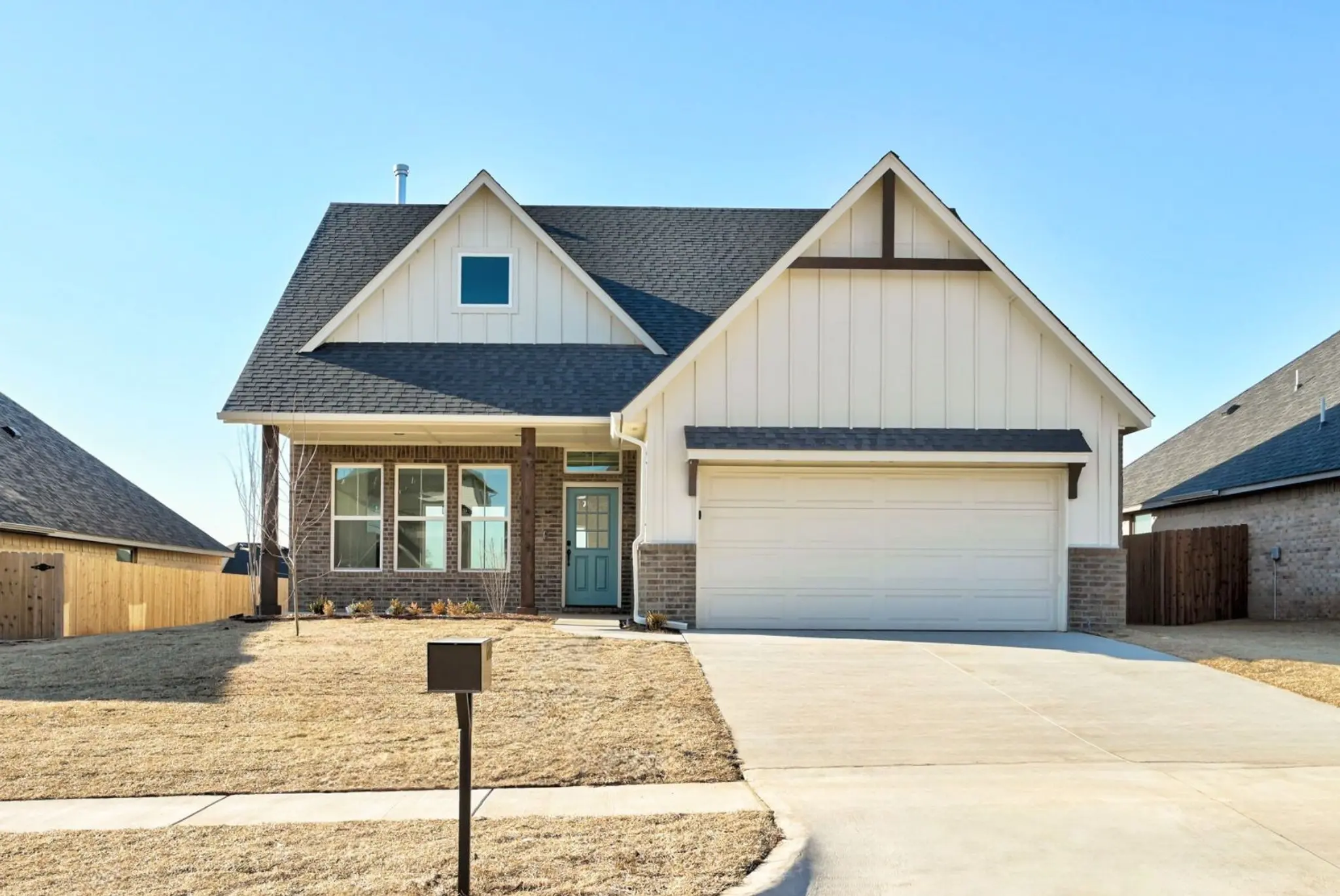 Newport - Exterior Photo 2