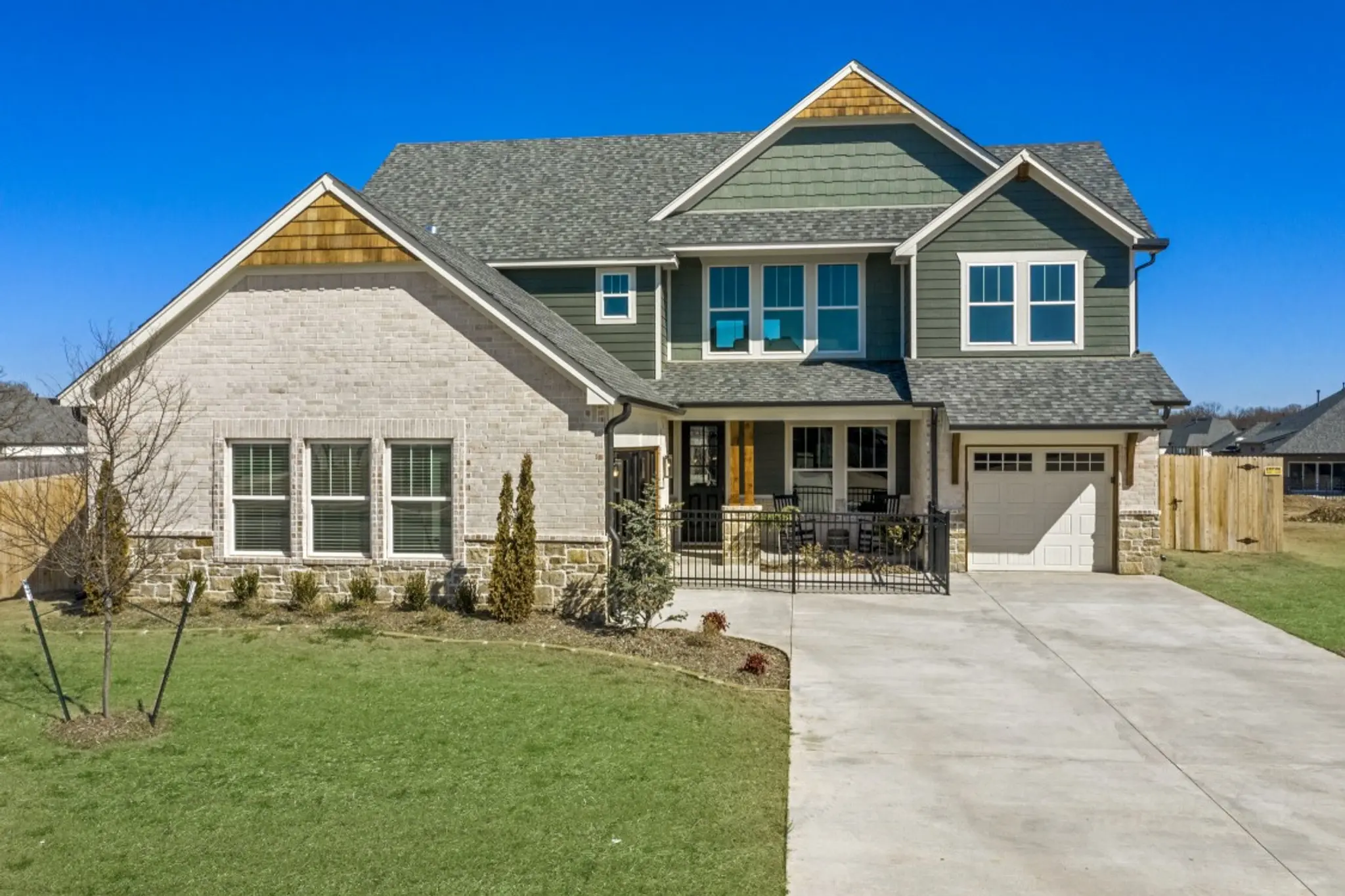 Windmill Point II - Exterior Photo 2