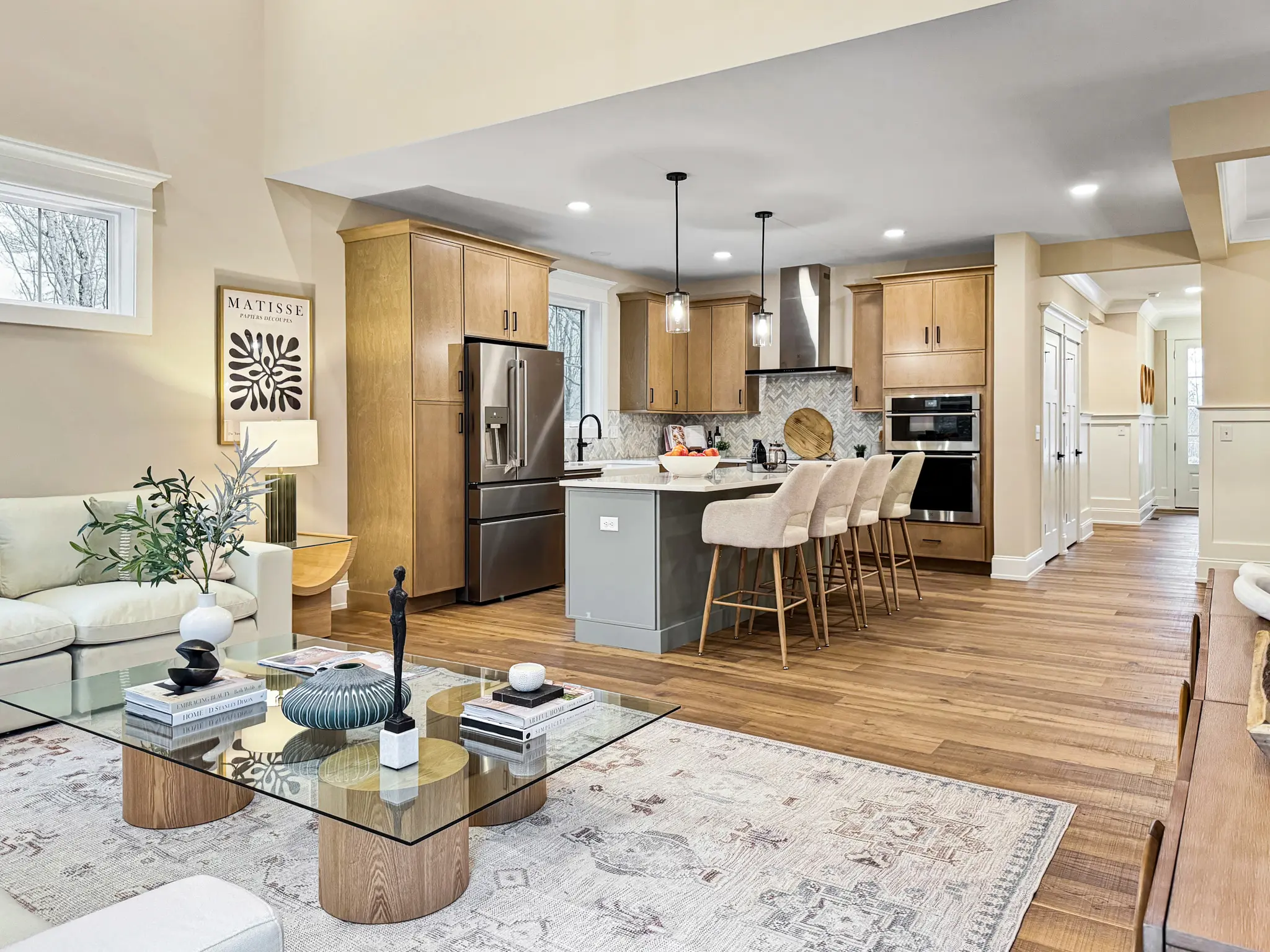 Lincoln - Interior Photo 5