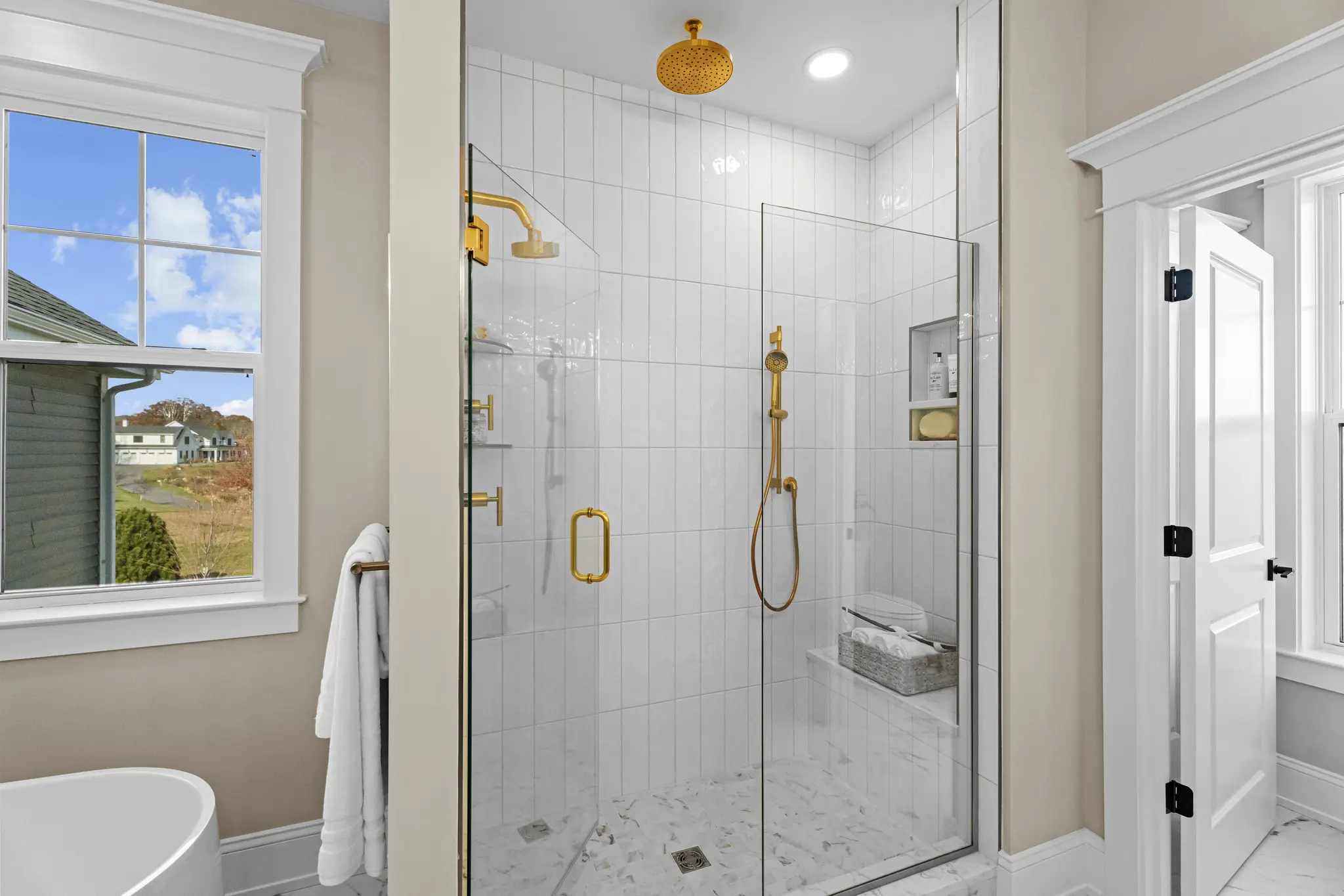 Ashford - Interior Photo 14