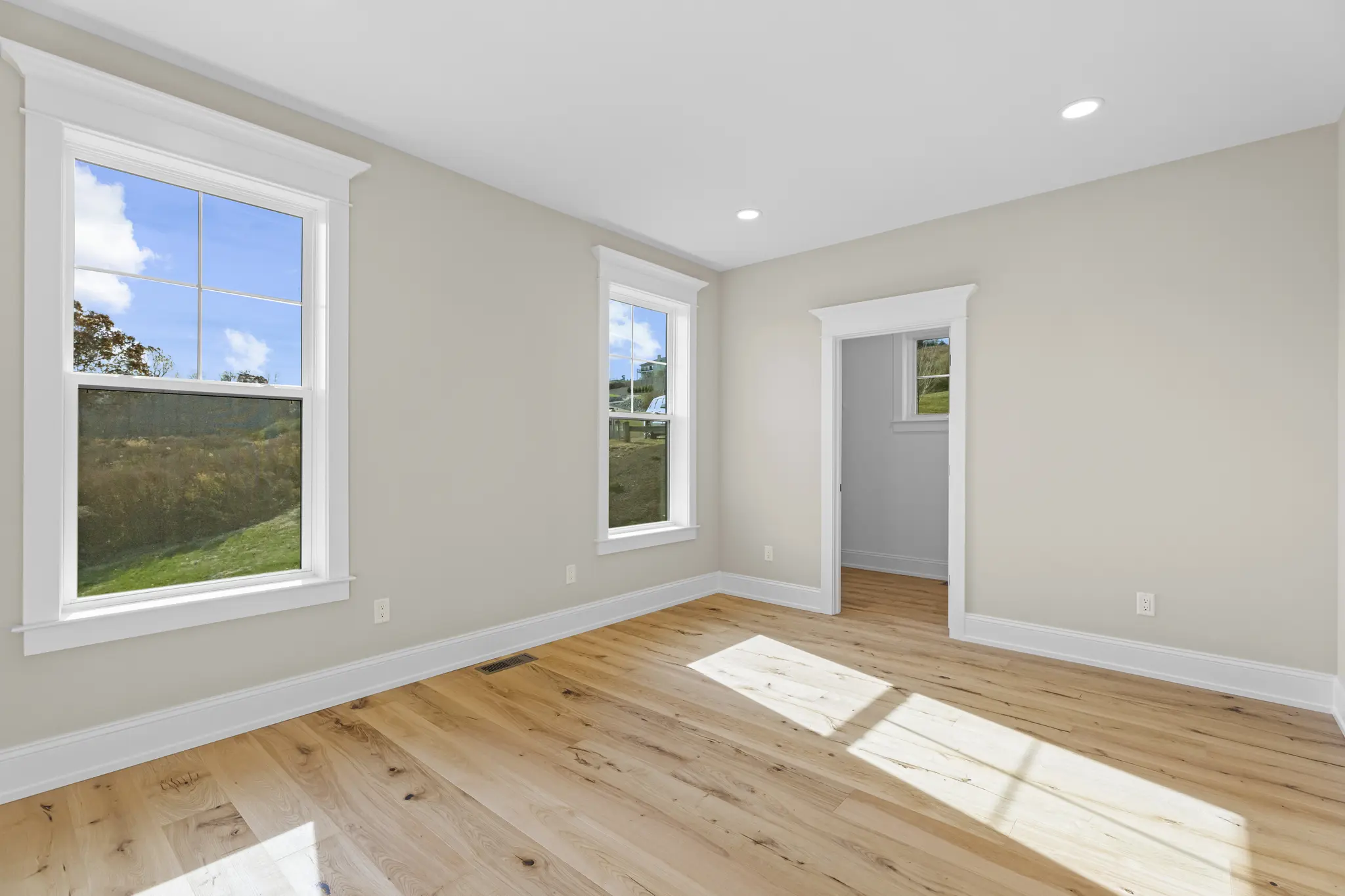 Ashford - Interior Photo 10