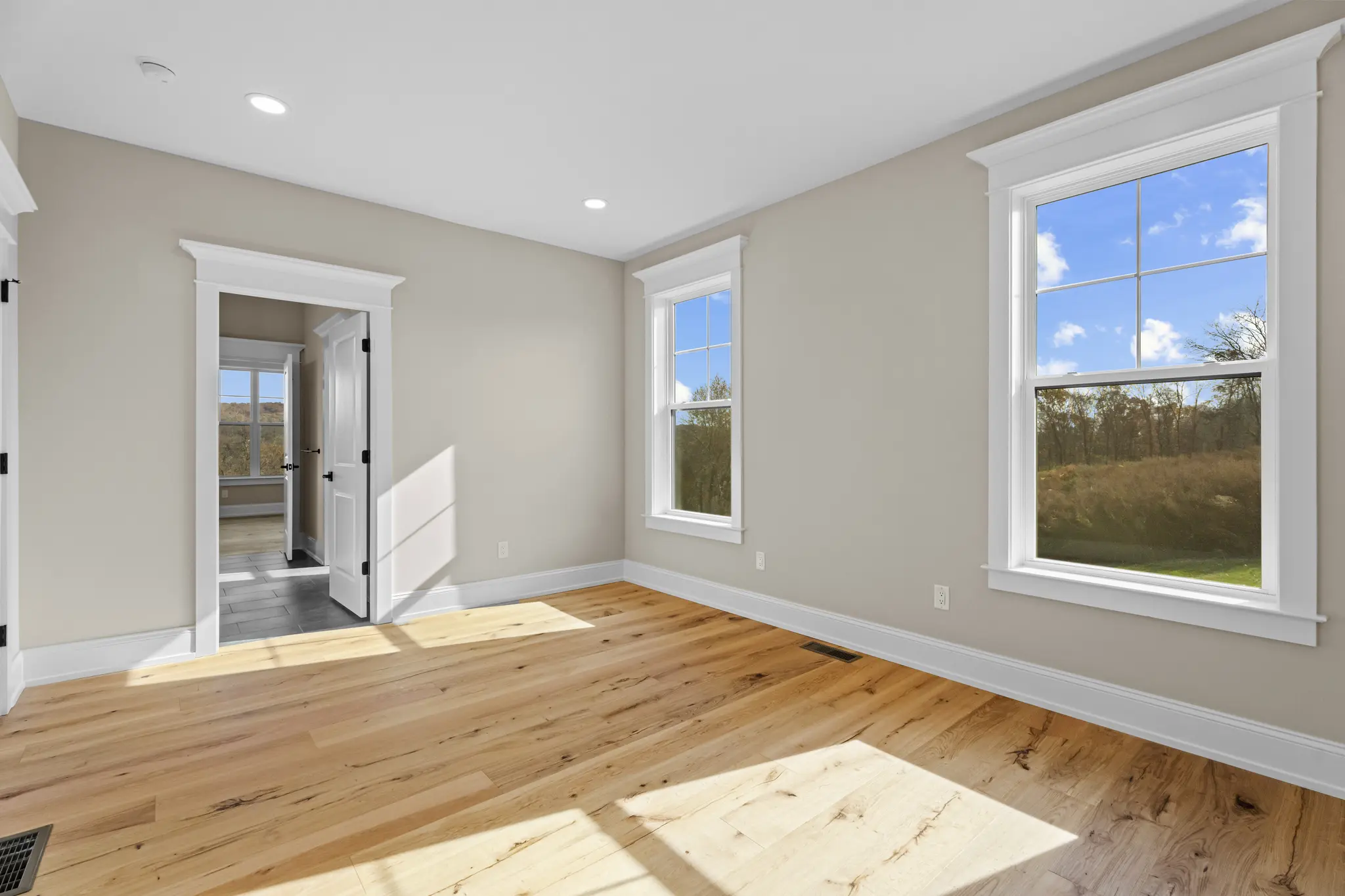 Ashford - Interior Photo 9