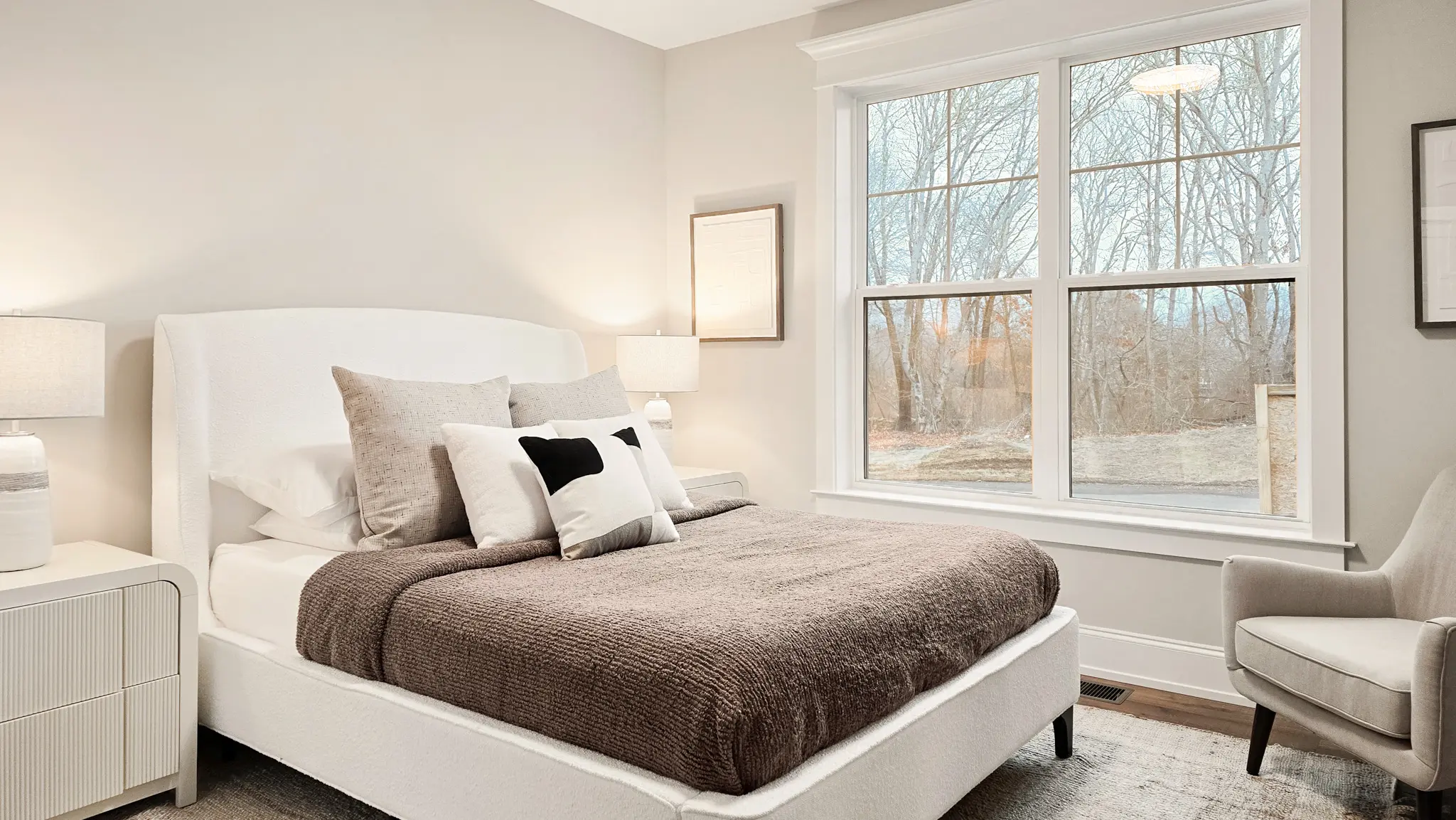 Lincoln - Interior Photo 13