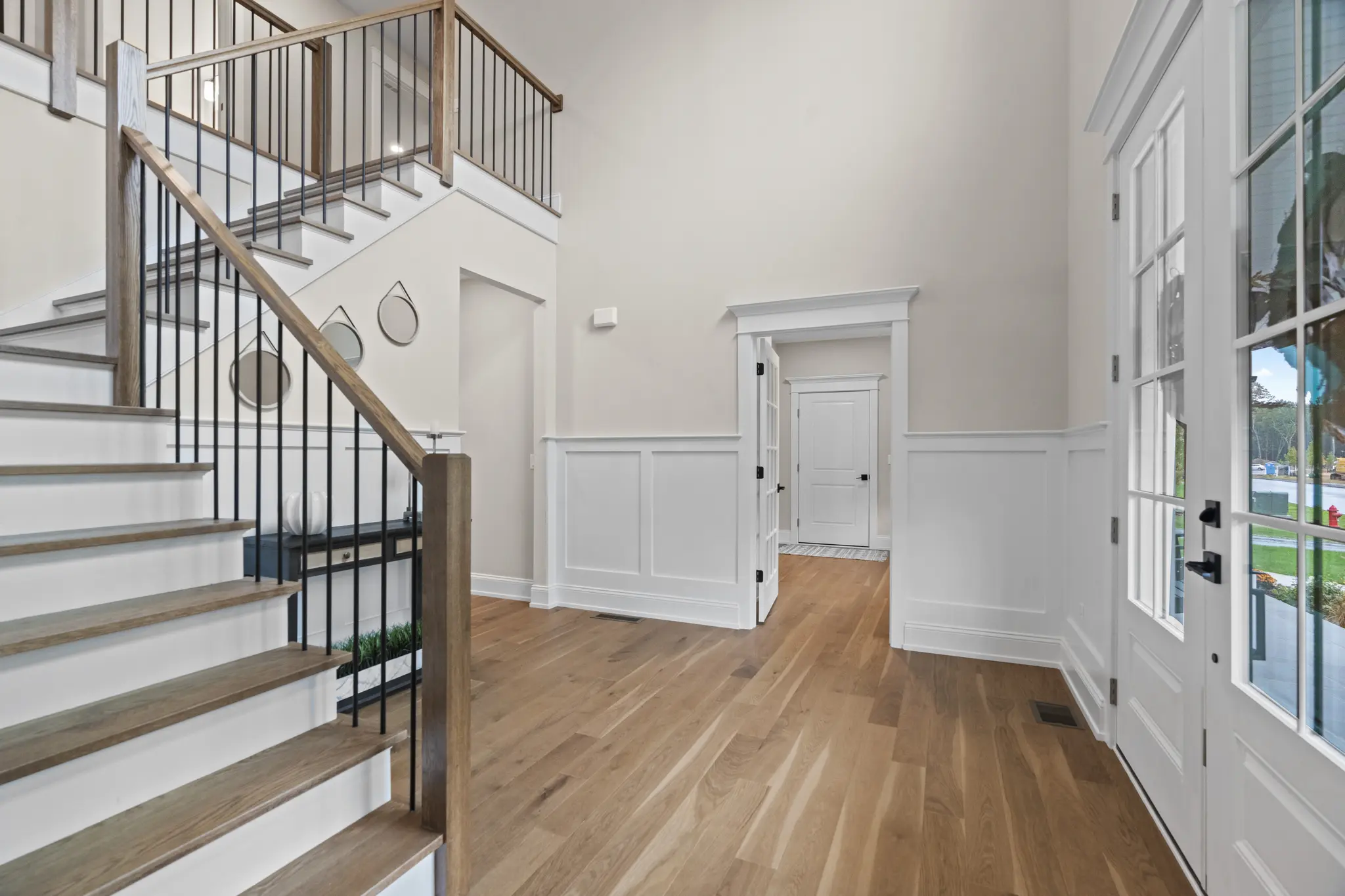 Lillinonah - Interior Photo 4