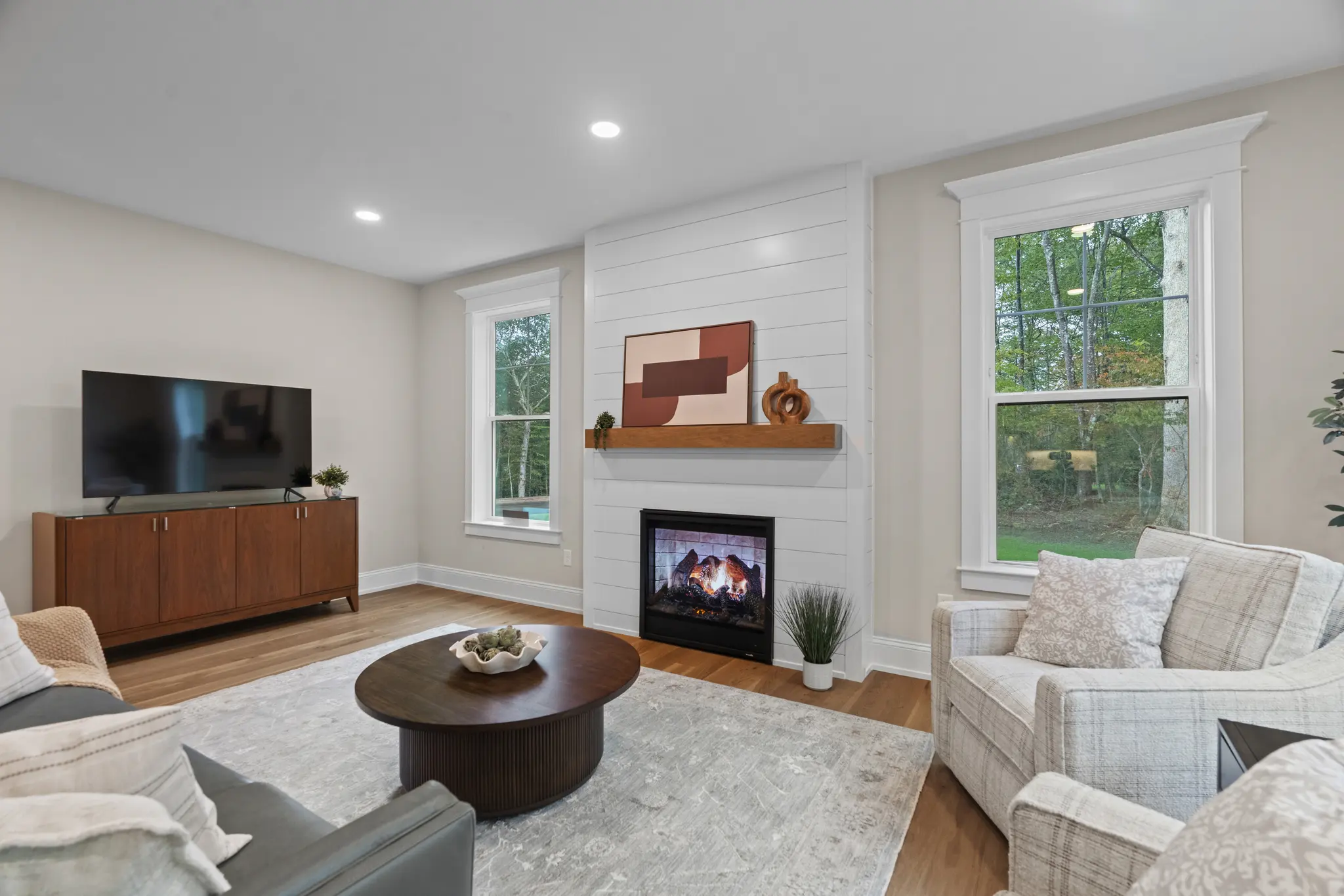 Lillinonah - Interior Photo 16