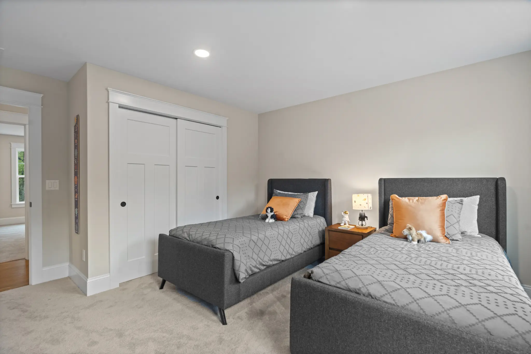 Lillinonah - Interior Photo 33