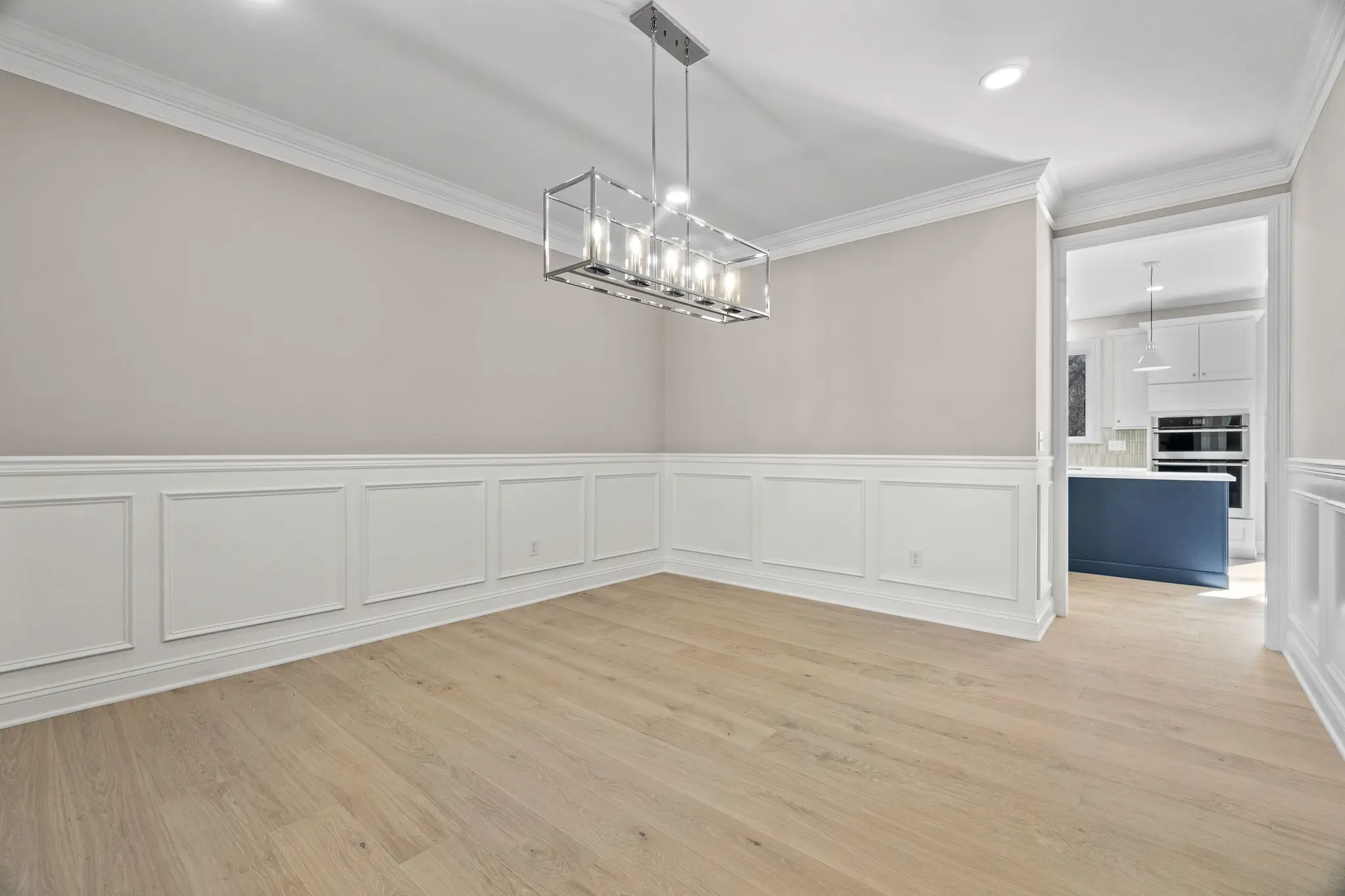 Hayward - Interior Photo 8