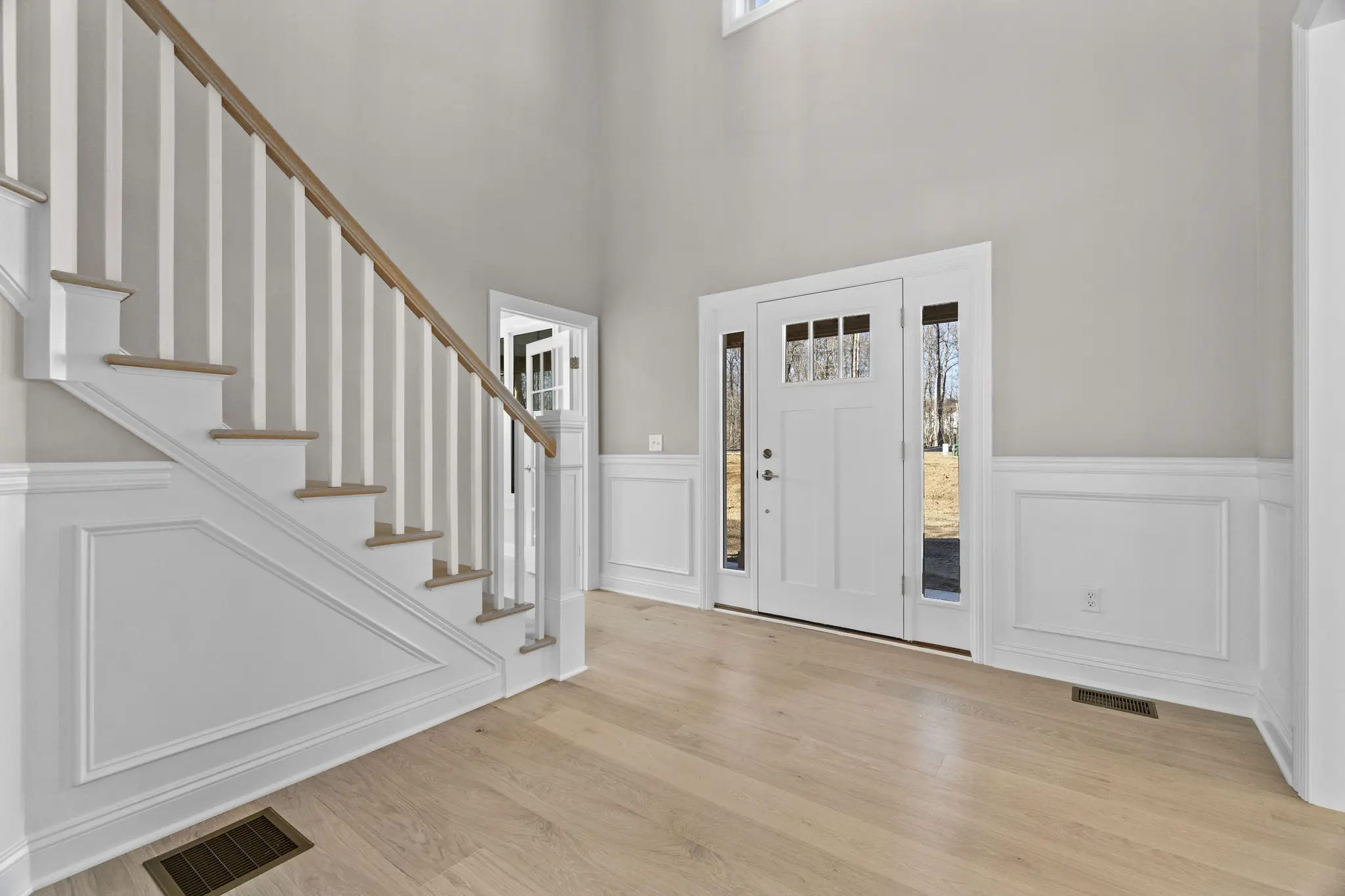 Hayward - Interior Photo 4