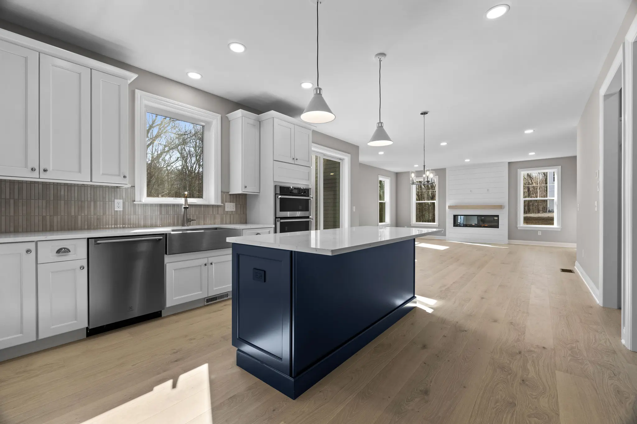 Hayward - Interior Photo 9