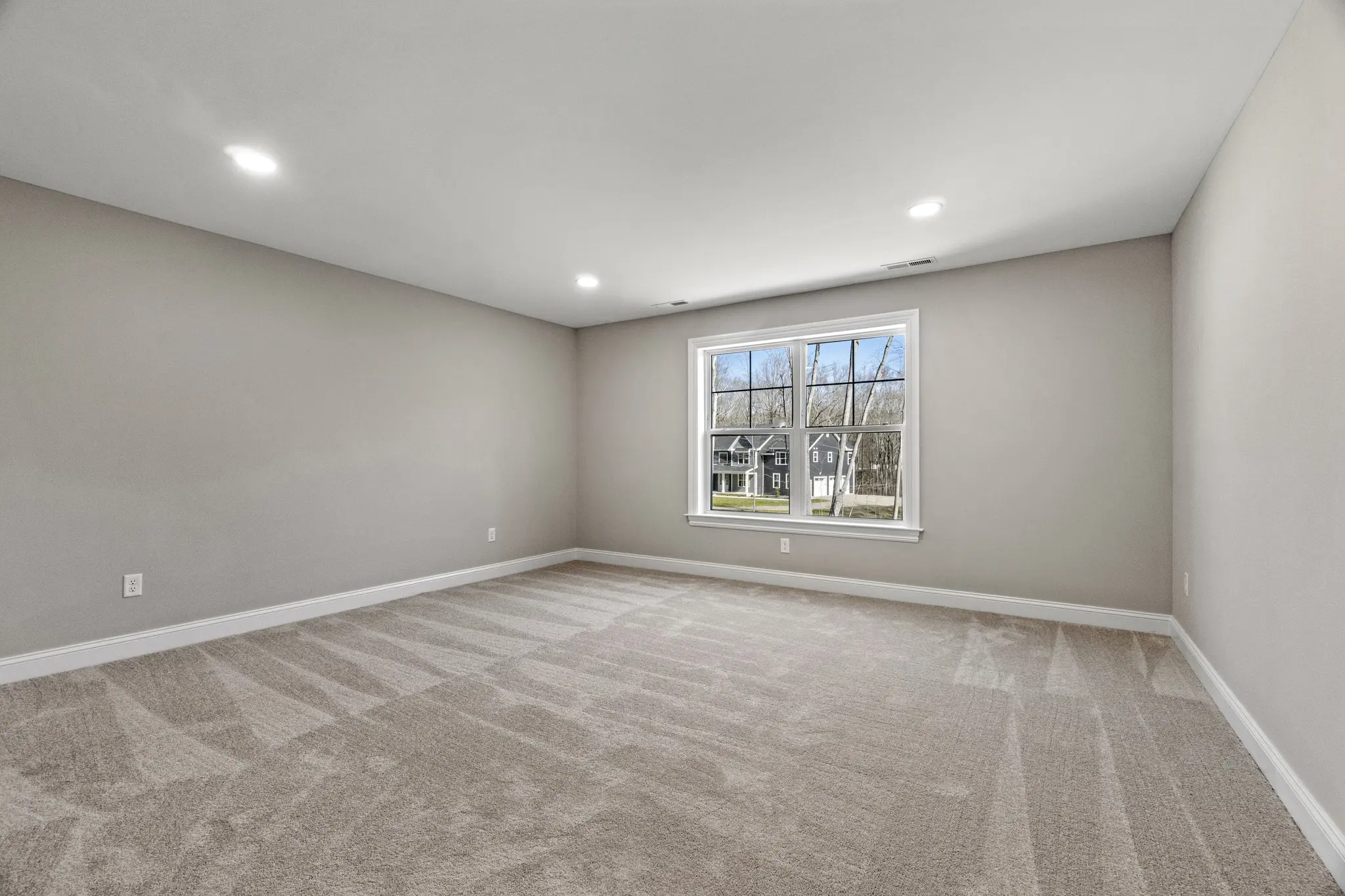 Hayward - Interior Photo 15