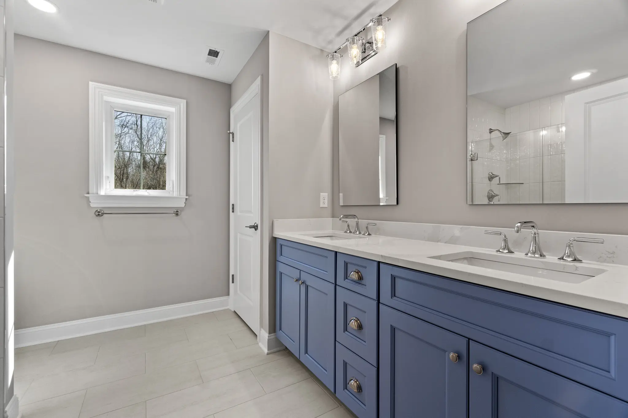 Hayward - Interior Photo 18