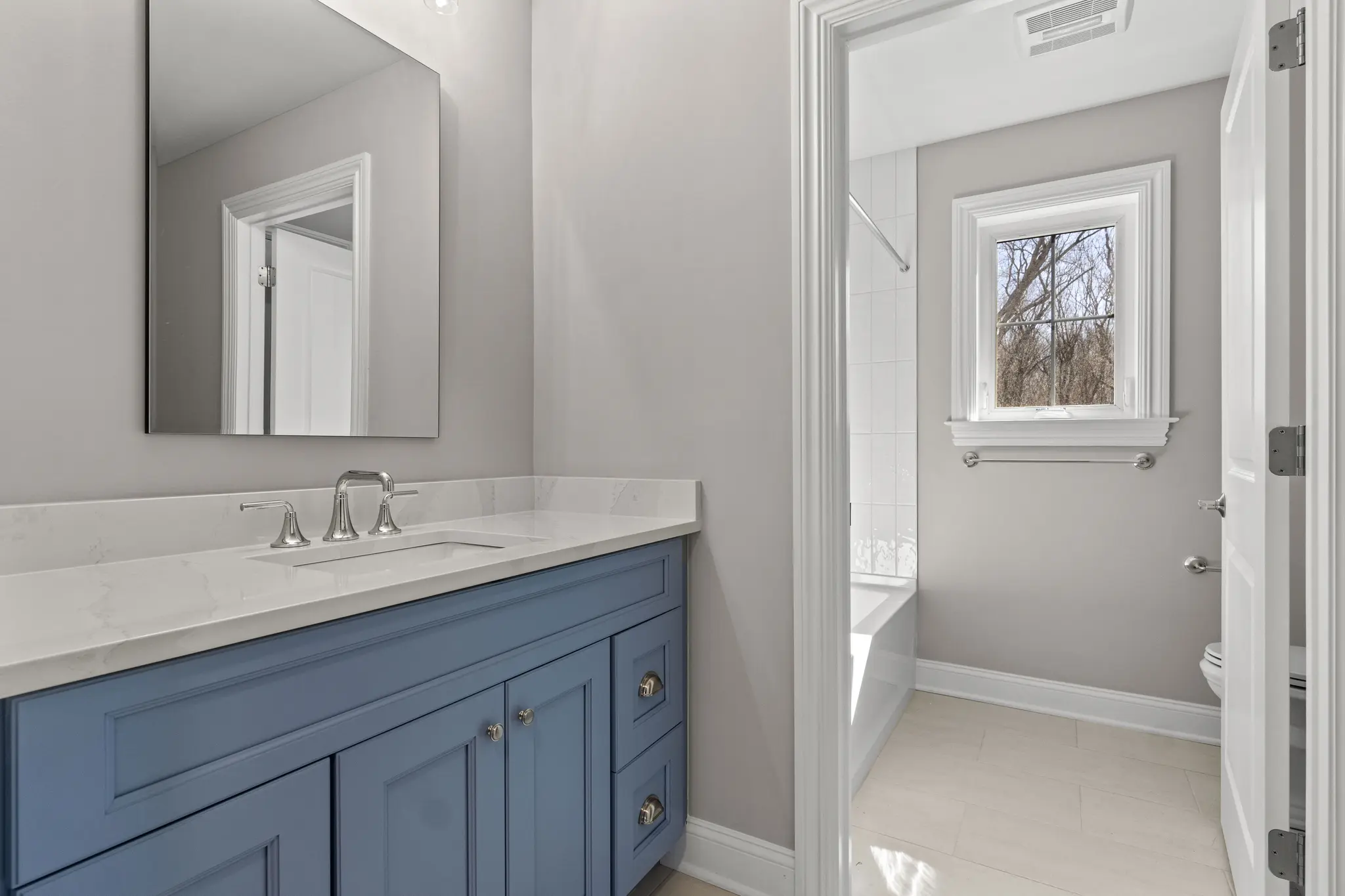 Hayward - Interior Photo 14