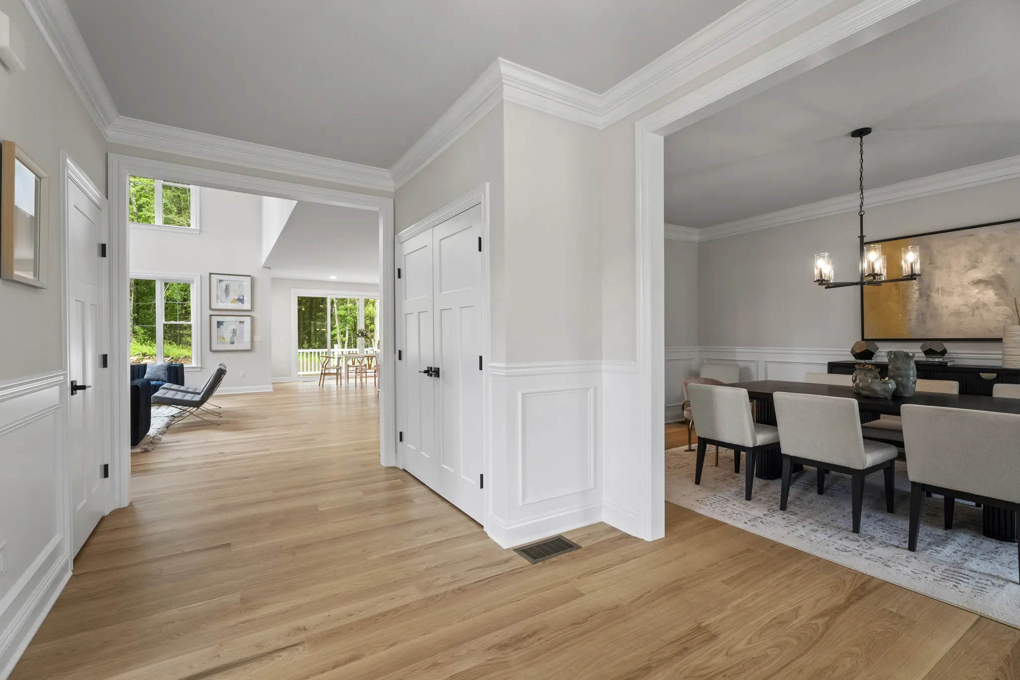 Highland - Interior Photo 3