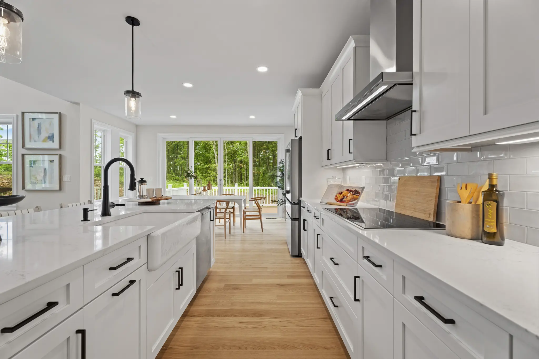 Highland - Interior Photo 12