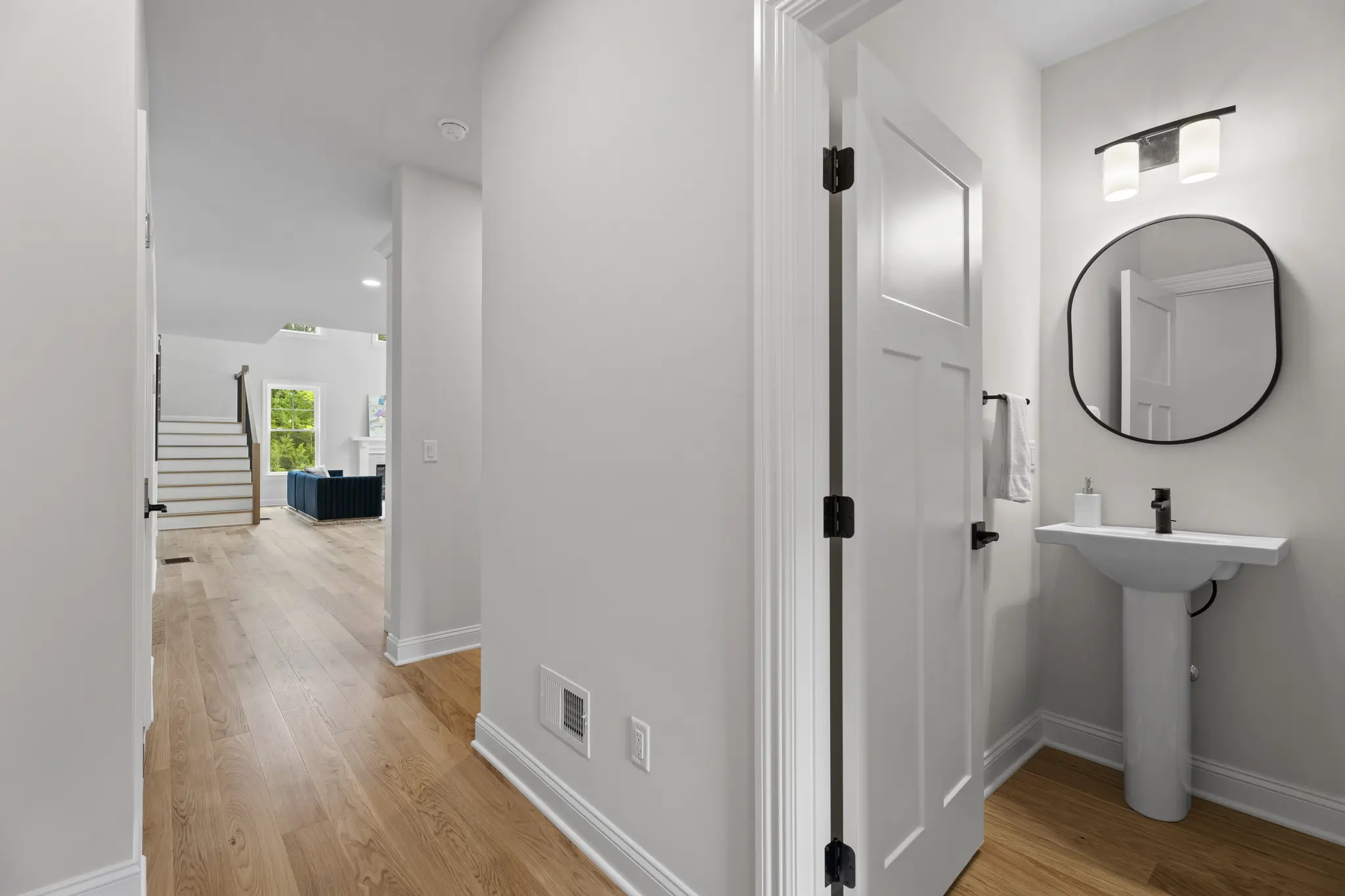 Highland - Interior Photo 9