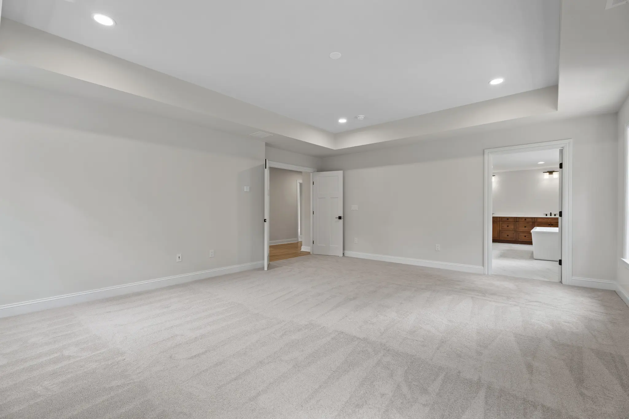 Highland - Interior Photo 37